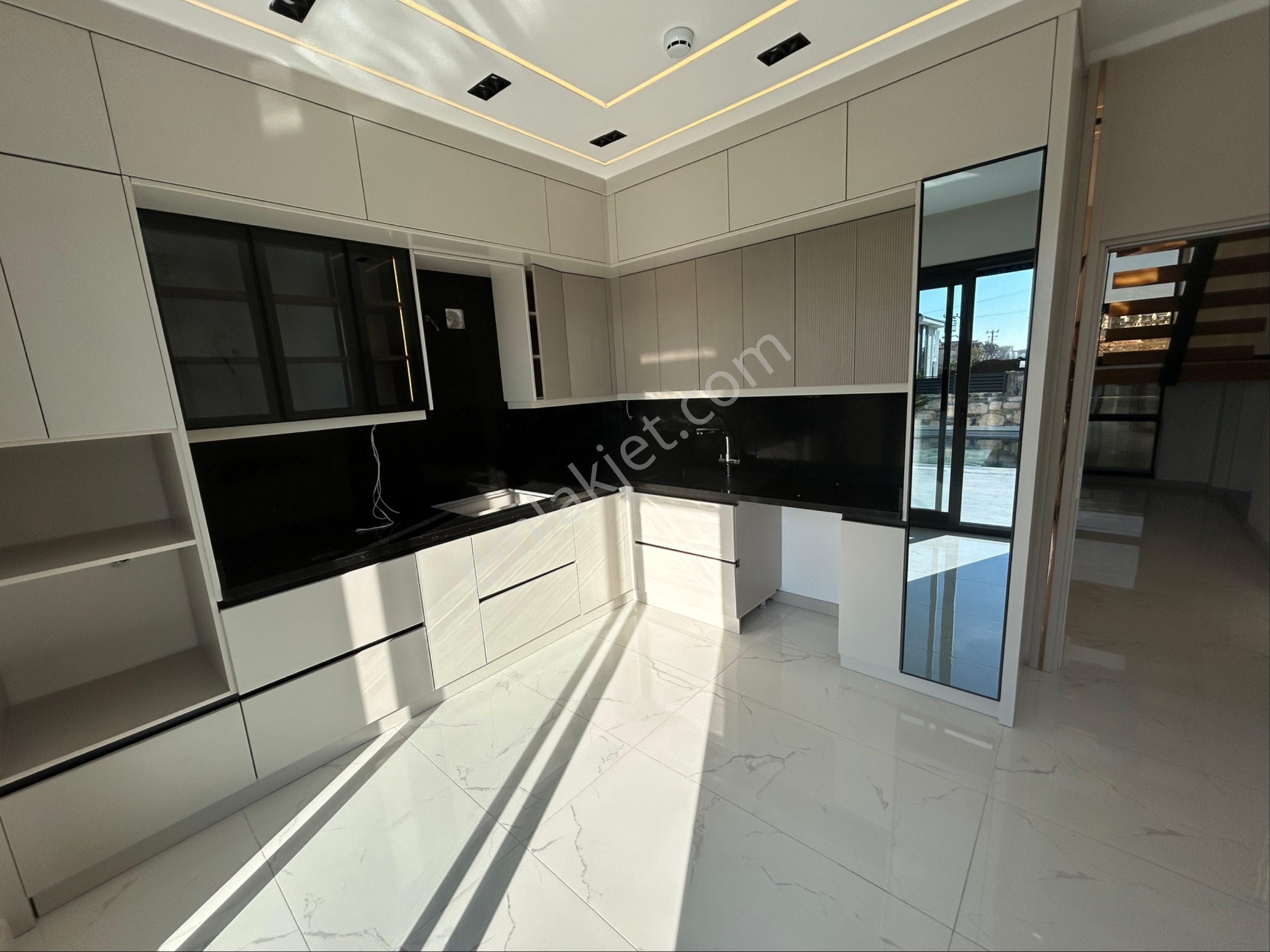 Didimde 4+1 Lüks Villa - Görsel 12