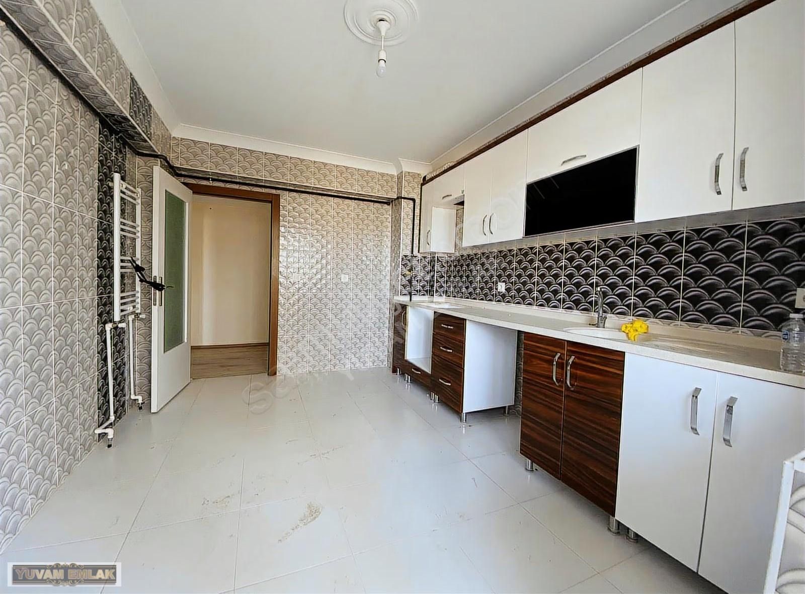 Ekin Mahallesinde Satılık Kat Konumunda Yüksek Giriş 3+1 Daire