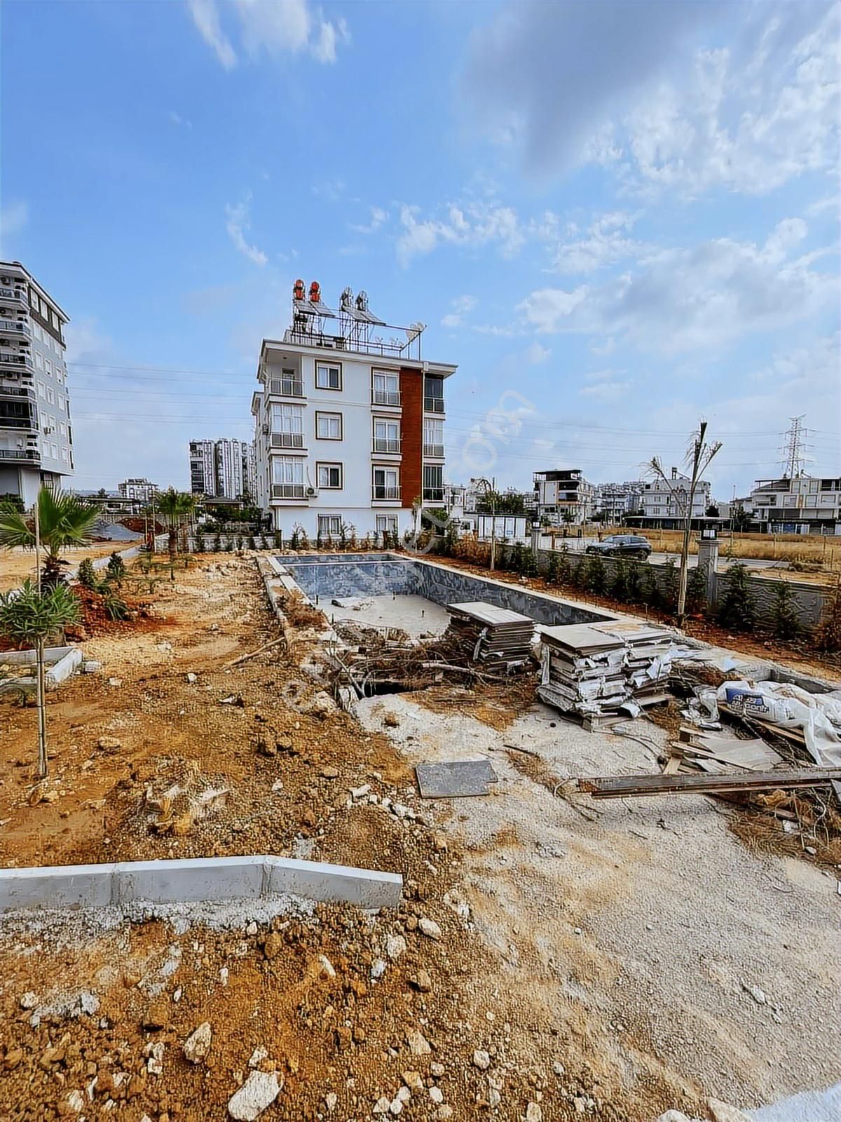 Karşıyaka Da Havuzlu Residence Satılık Sıfır 2+1 - Görsel 15