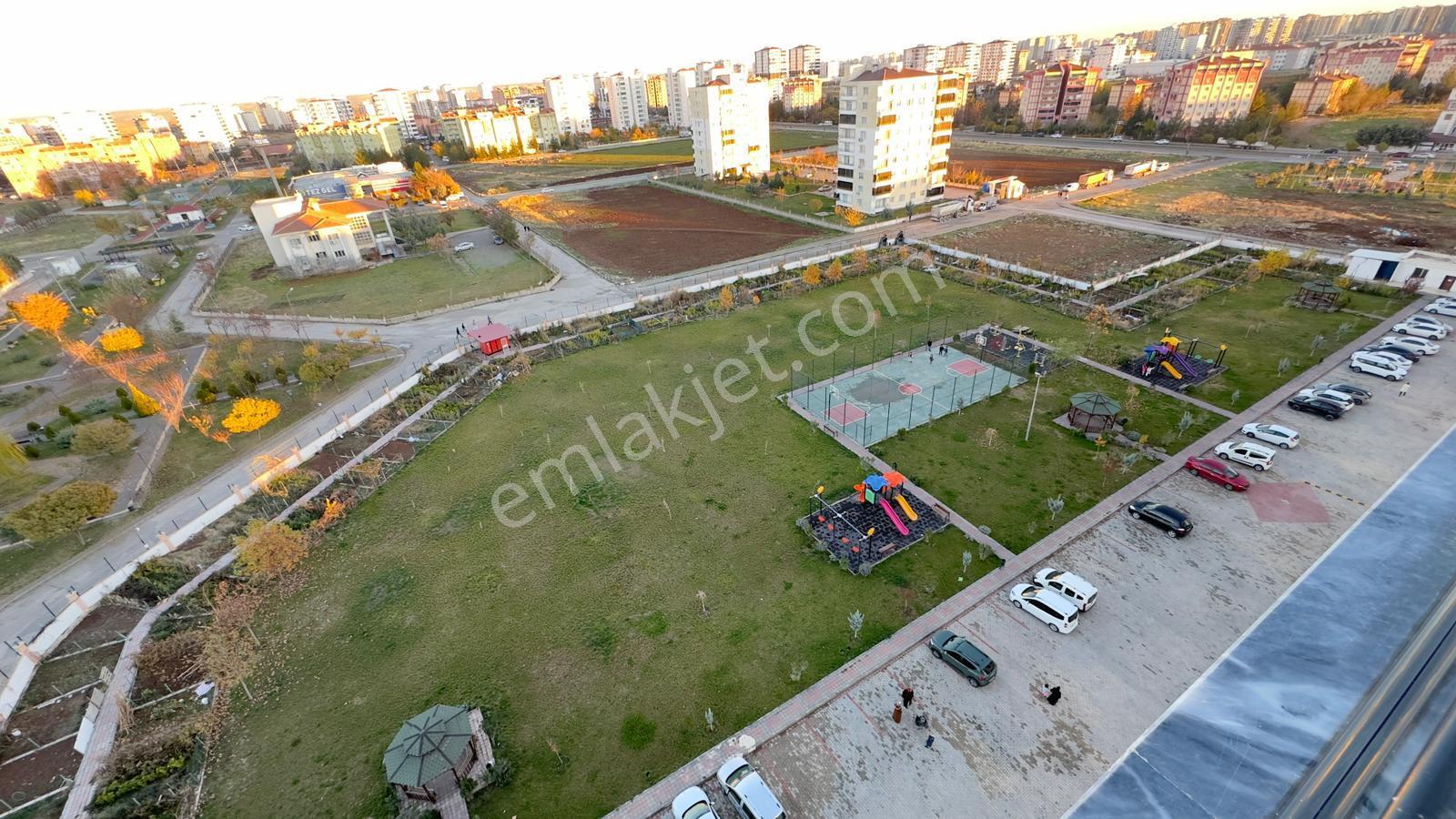 Üçkuyular'ın En Merkezi Konumunda En Güzel 3+1 Dairesi Satışta - Görsel 14