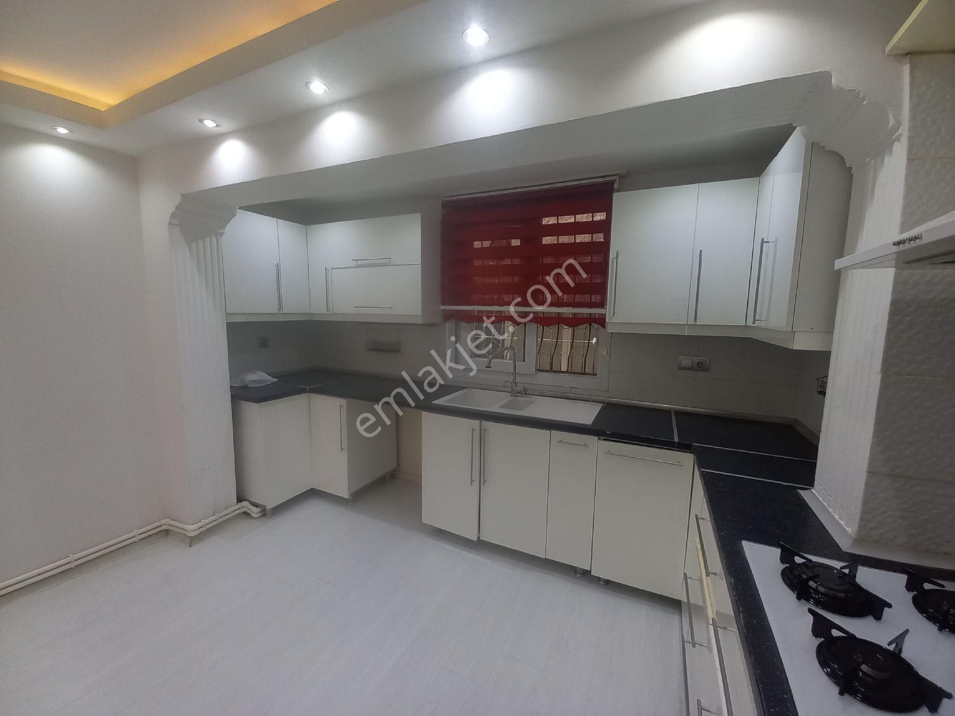 Buca İnkılap İzbana Yanı Satılık 3+1