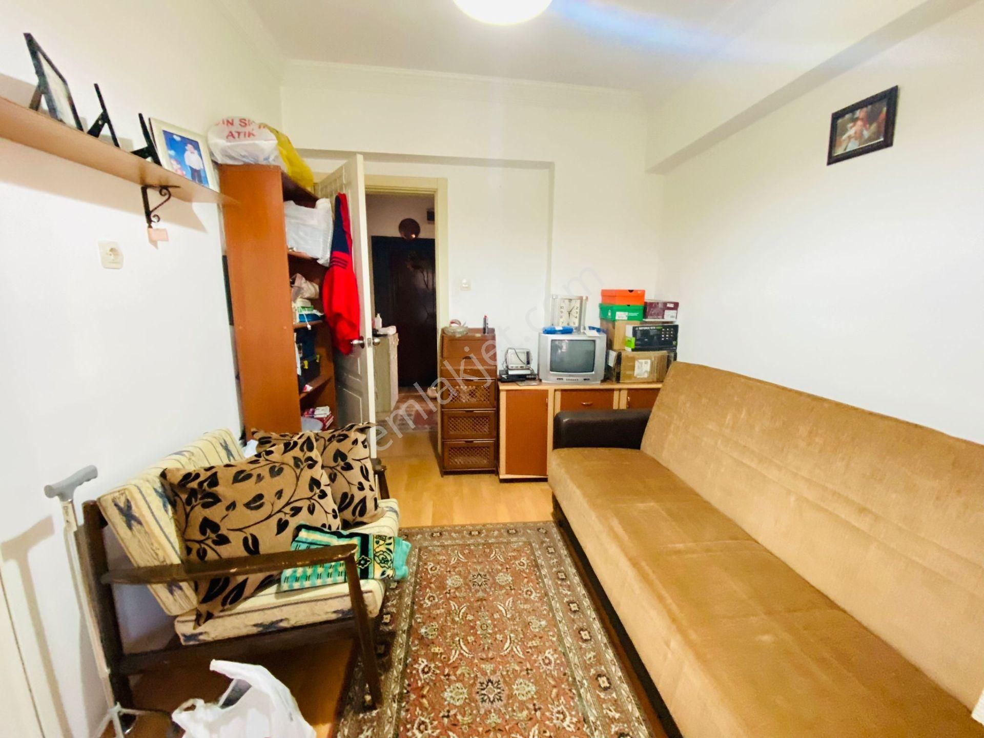 Şafaktepe'de Giriş Katta Eşyalı Satılık Yatırıma Uygun 3+1 Satılık Daire !!! - Görsel 8