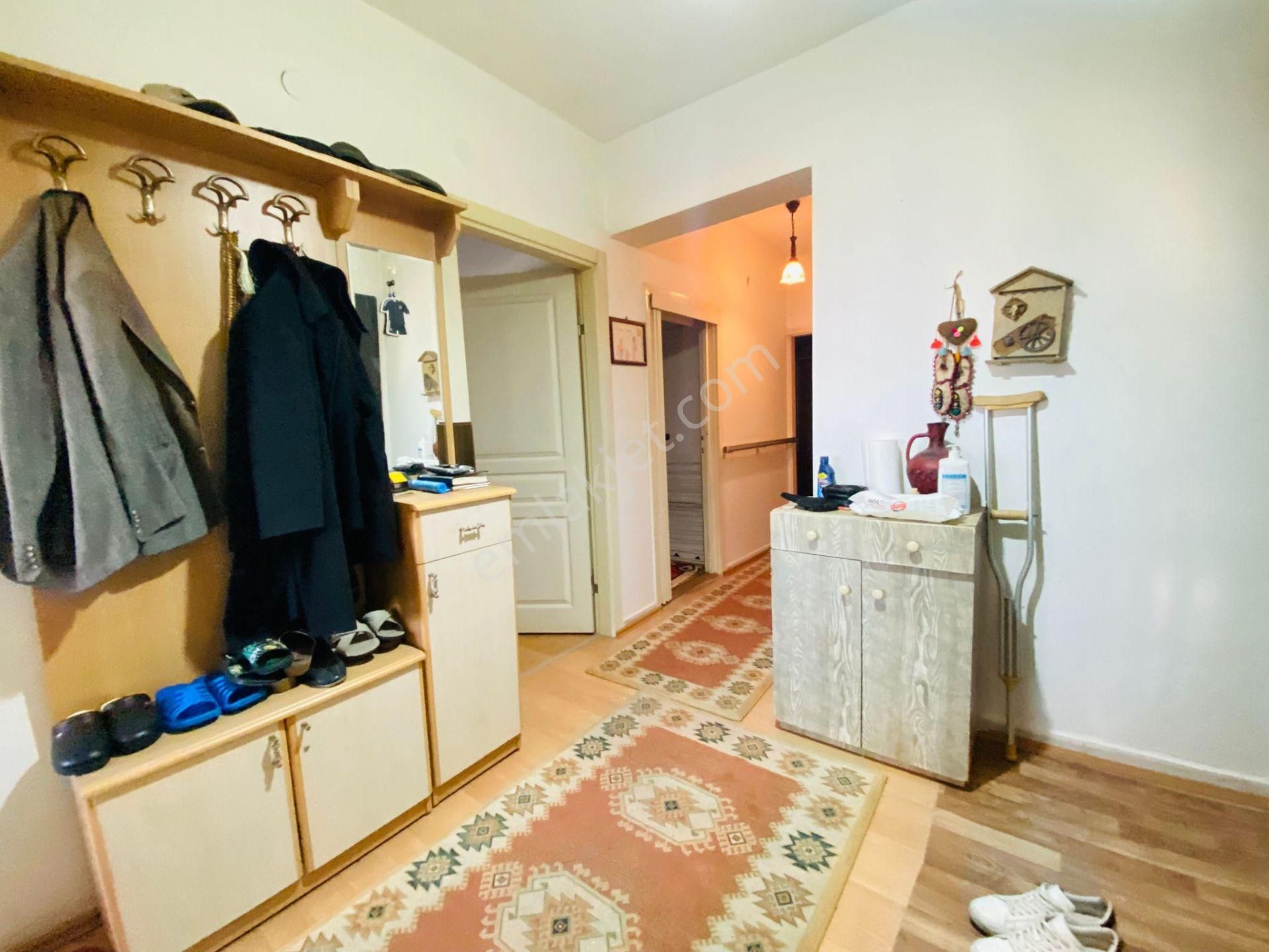 Şafaktepe'de Giriş Katta Eşyalı Satılık Yatırıma Uygun 3+1 Satılık Daire !!! - Görsel 24