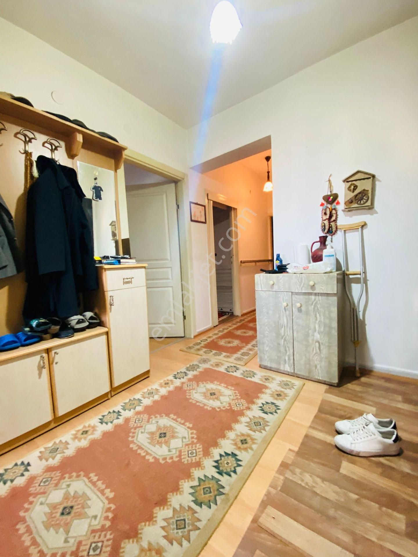 Şafaktepe'de Giriş Katta Eşyalı Satılık Yatırıma Uygun 3+1 Satılık Daire !!! - Görsel 23