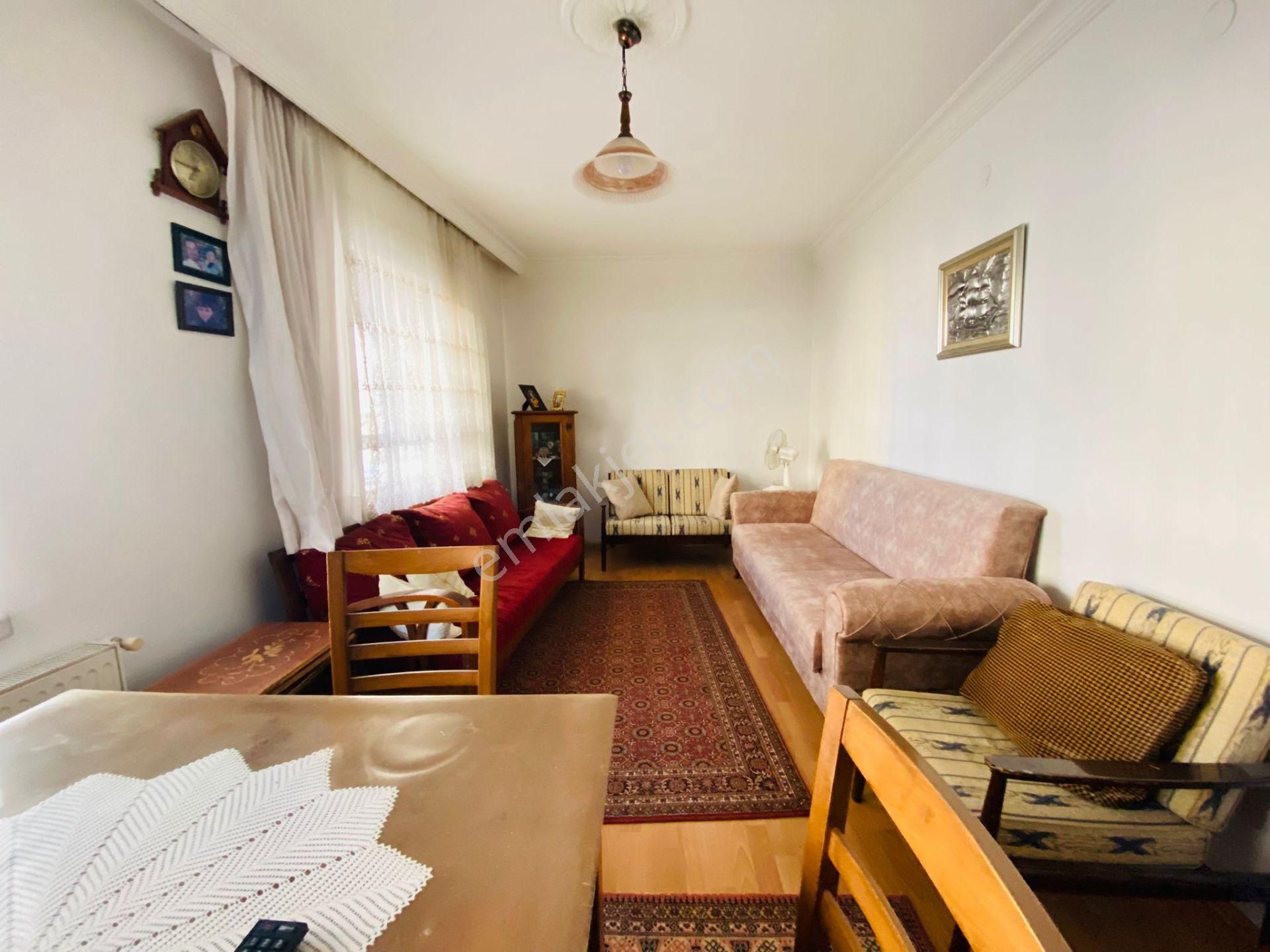 Şafaktepe'de Giriş Katta Eşyalı Satılık Yatırıma Uygun 3+1 Satılık Daire !!! - Görsel 5