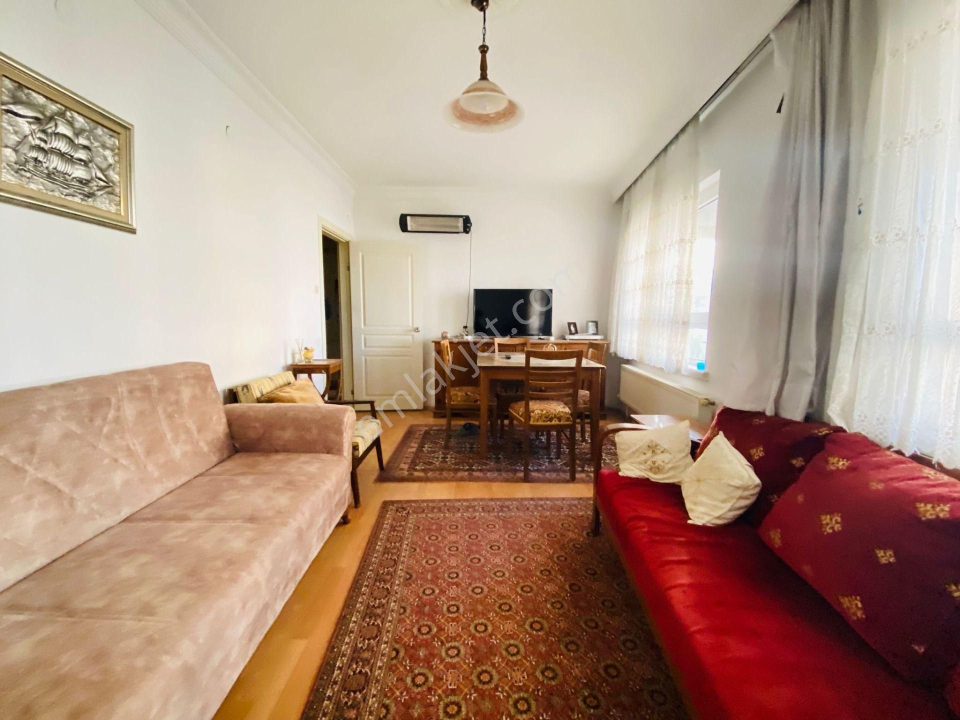 Şafaktepe'de Giriş Katta Eşyalı Satılık Yatırıma Uygun 3+1 Satılık Daire !!! - Görsel 3