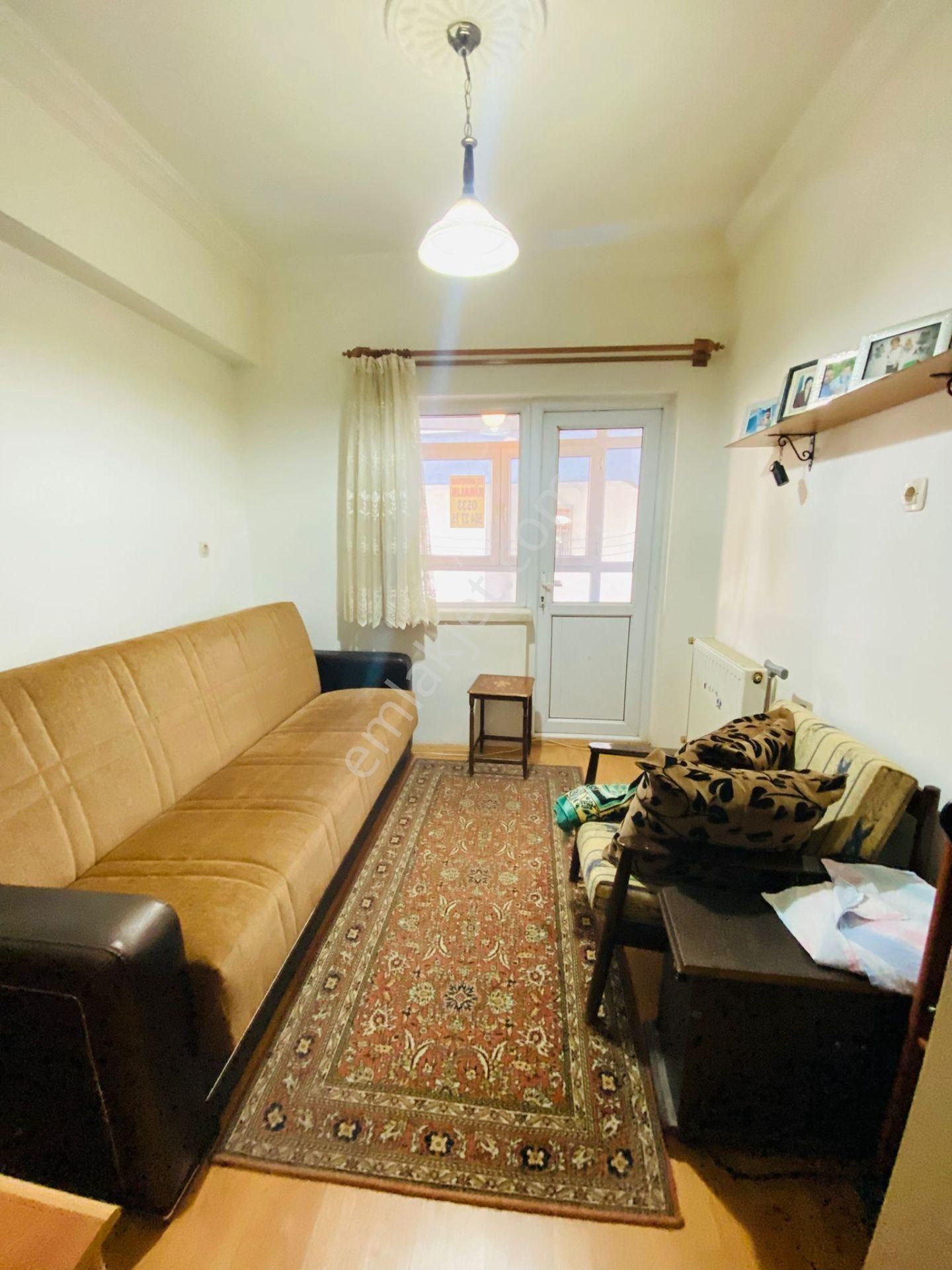 Şafaktepe'de Giriş Katta Eşyalı Satılık Yatırıma Uygun 3+1 Satılık Daire !!! - Görsel 6