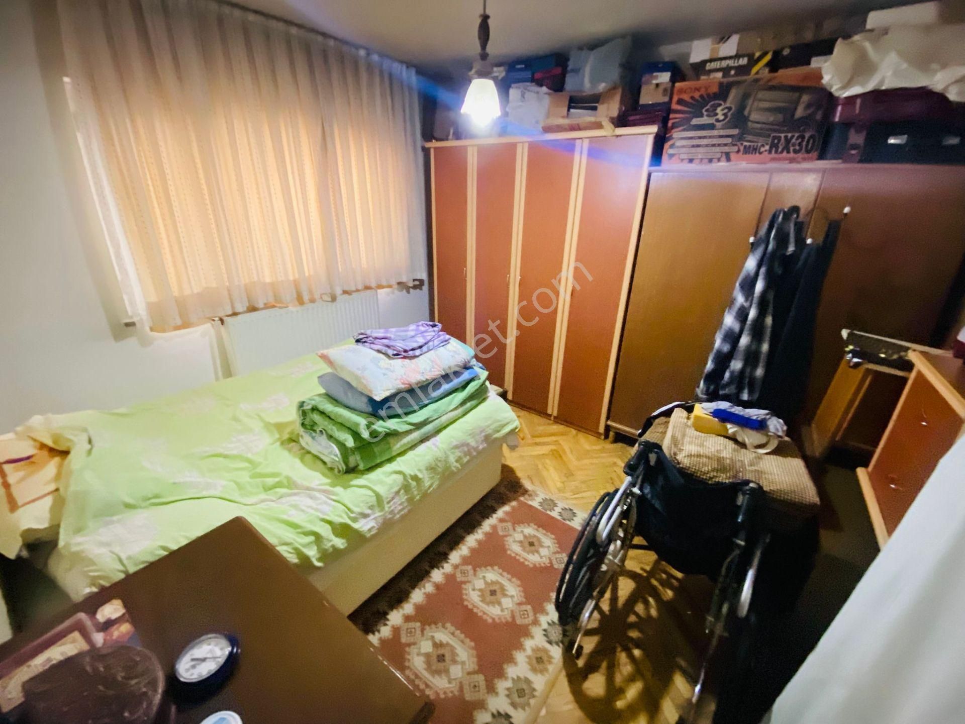 Şafaktepe'de Giriş Katta Eşyalı Satılık Yatırıma Uygun 3+1 Satılık Daire !!! - Görsel 13