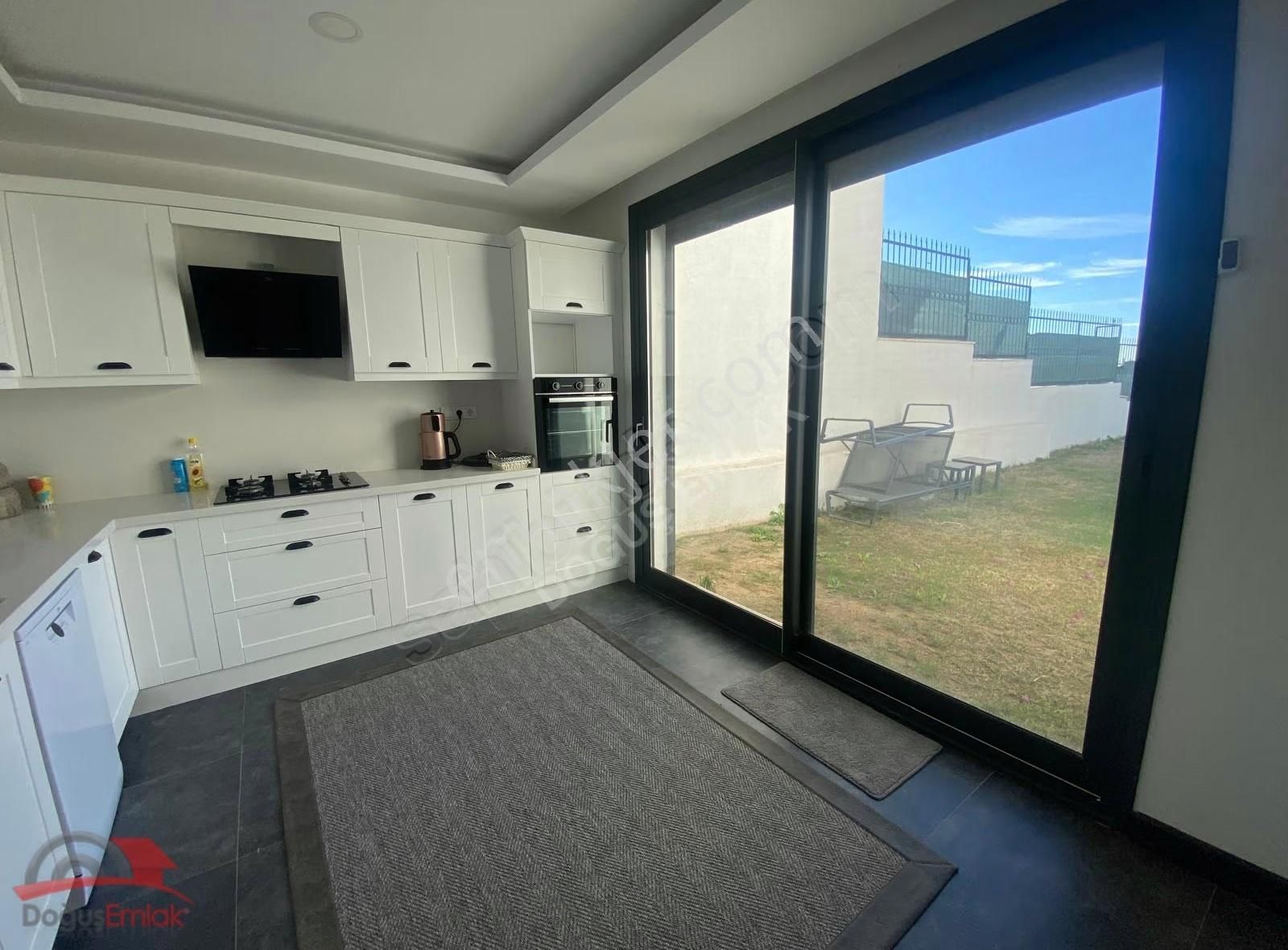 Doğuş Emlak'tan Full Deniz Adalar Manzaralı Havuz Bahçeli Villa - Görsel 4