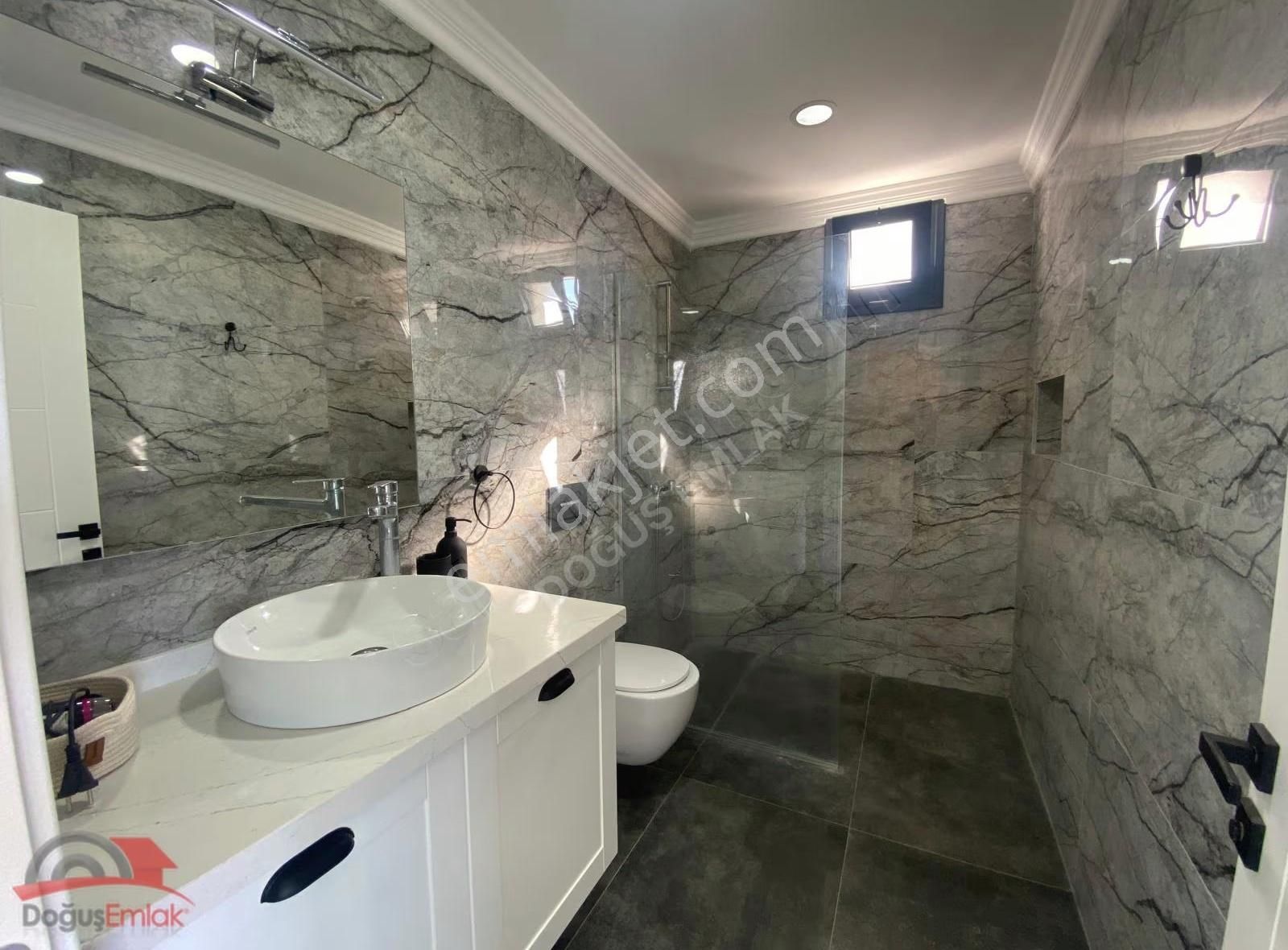 Doğuş Emlak'tan Full Deniz Adalar Manzaralı Havuz Bahçeli Villa - Görsel 16