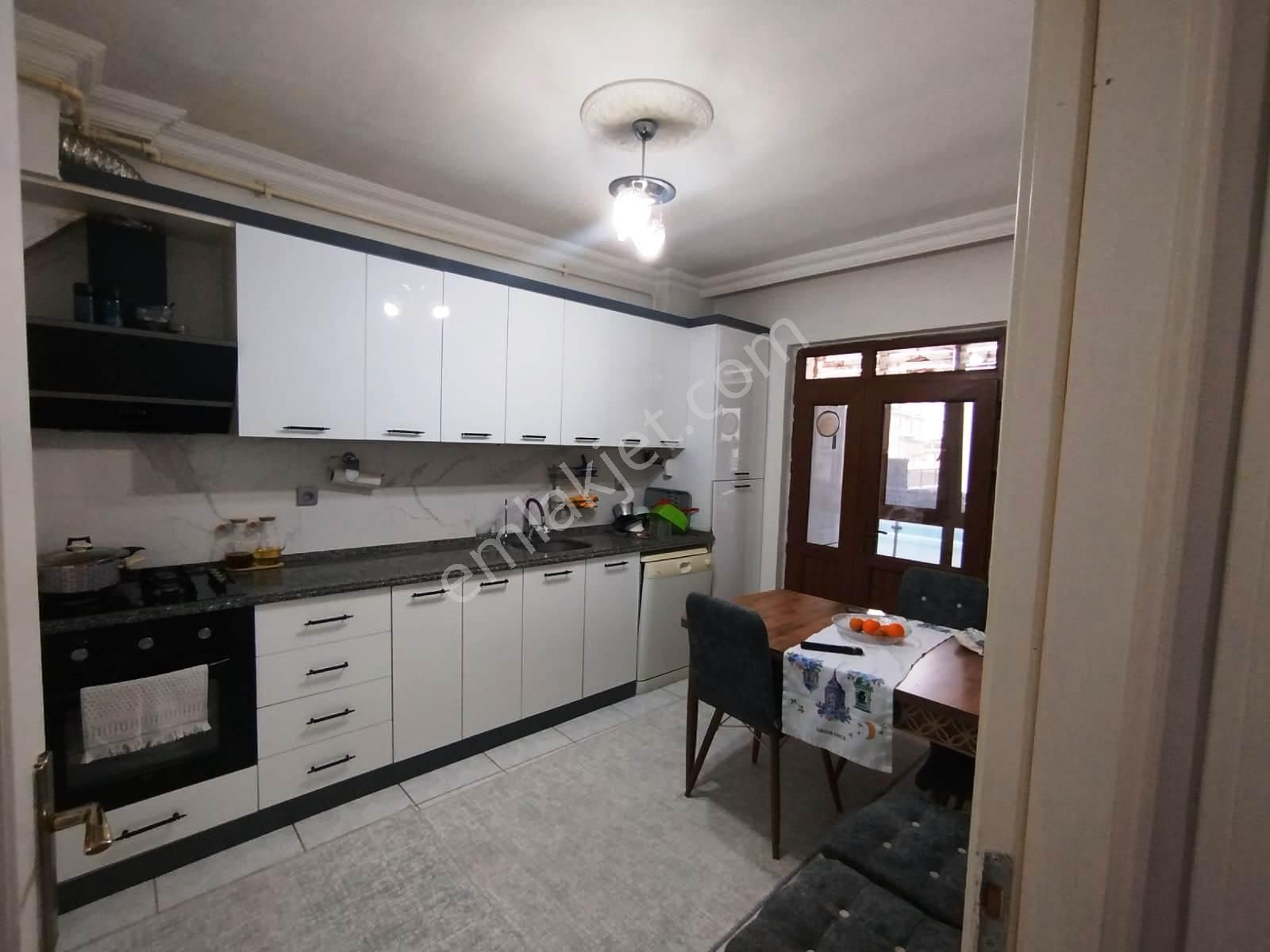 Baha&kutluay’dan Erenköy’de Satılık 3+1 Ters Dubleks Daire