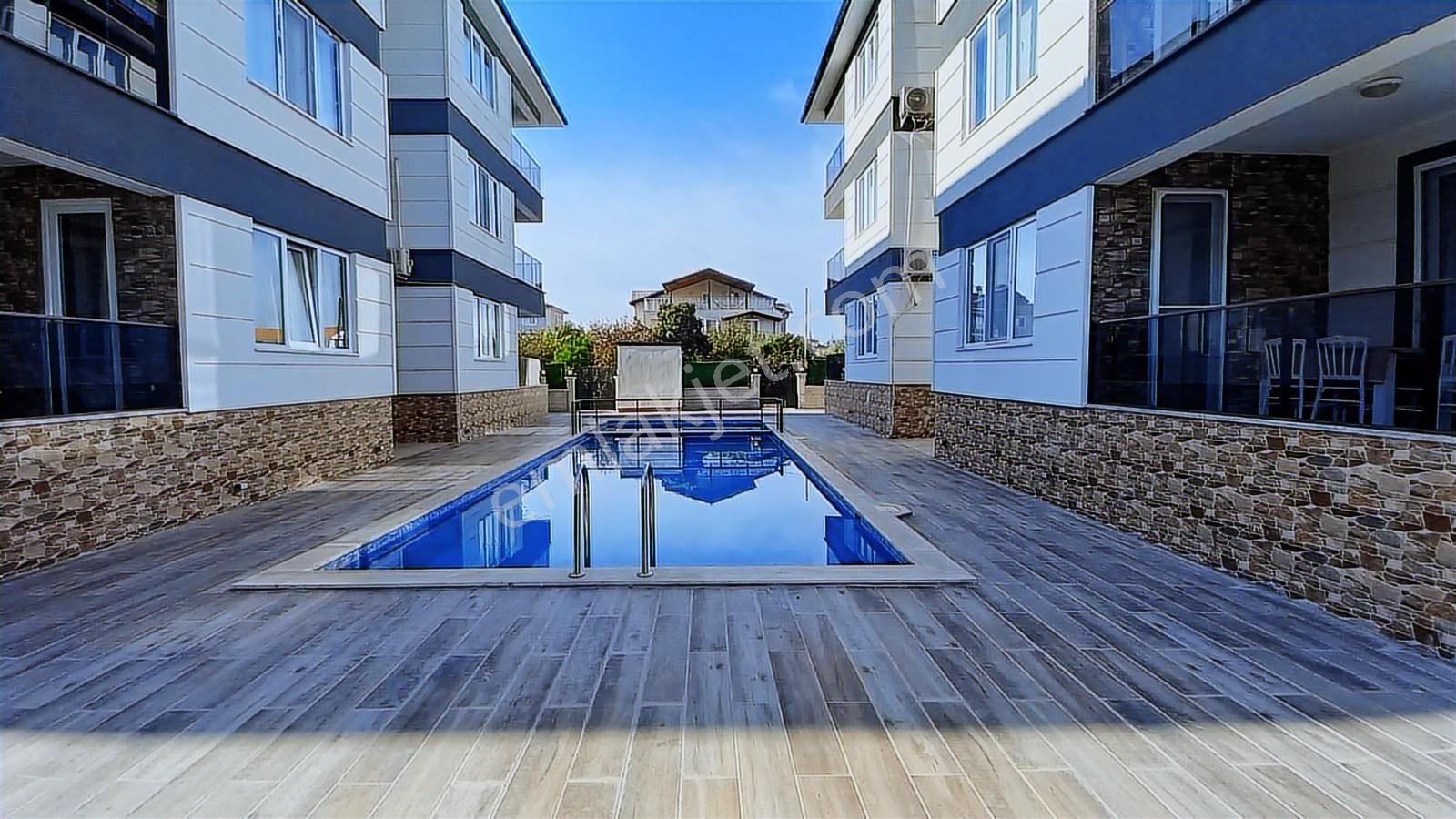 Lavinia Gayrimenkul Harika Konumda 1+1 Full Eşyalı Daire