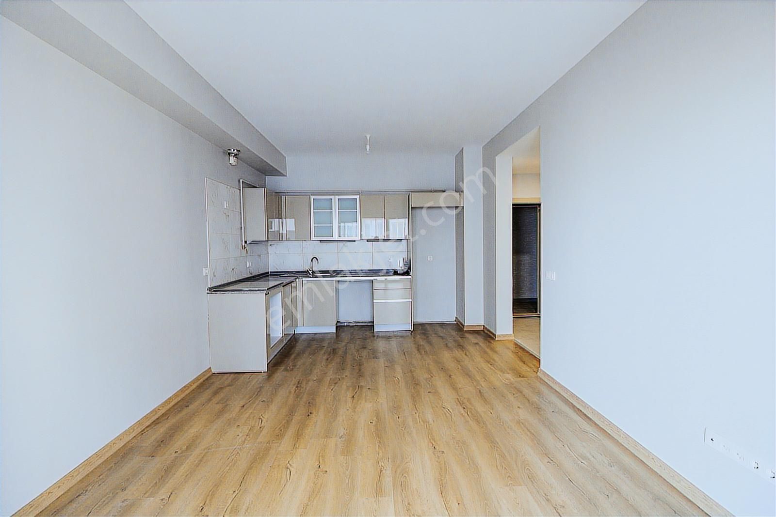 Yenitepe 1.etap Havuz Manzaralı 2+1 Kiracılı Satılık Daire - Görsel 8