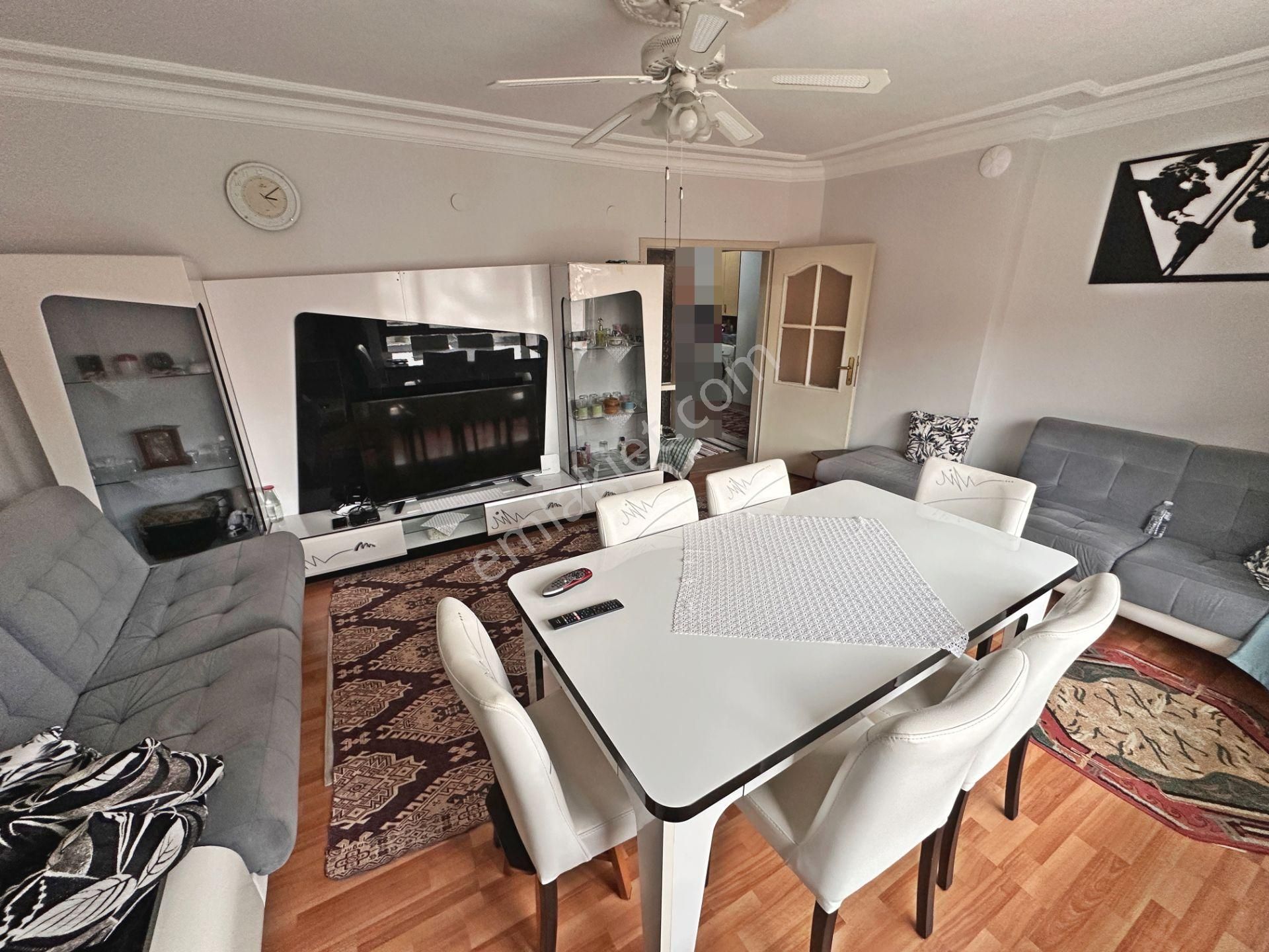 Demirlibahçe Tren İstasyonu Yakınında Katta Bağımsız Salon 3+1 Satılık Daire - Görsel 3