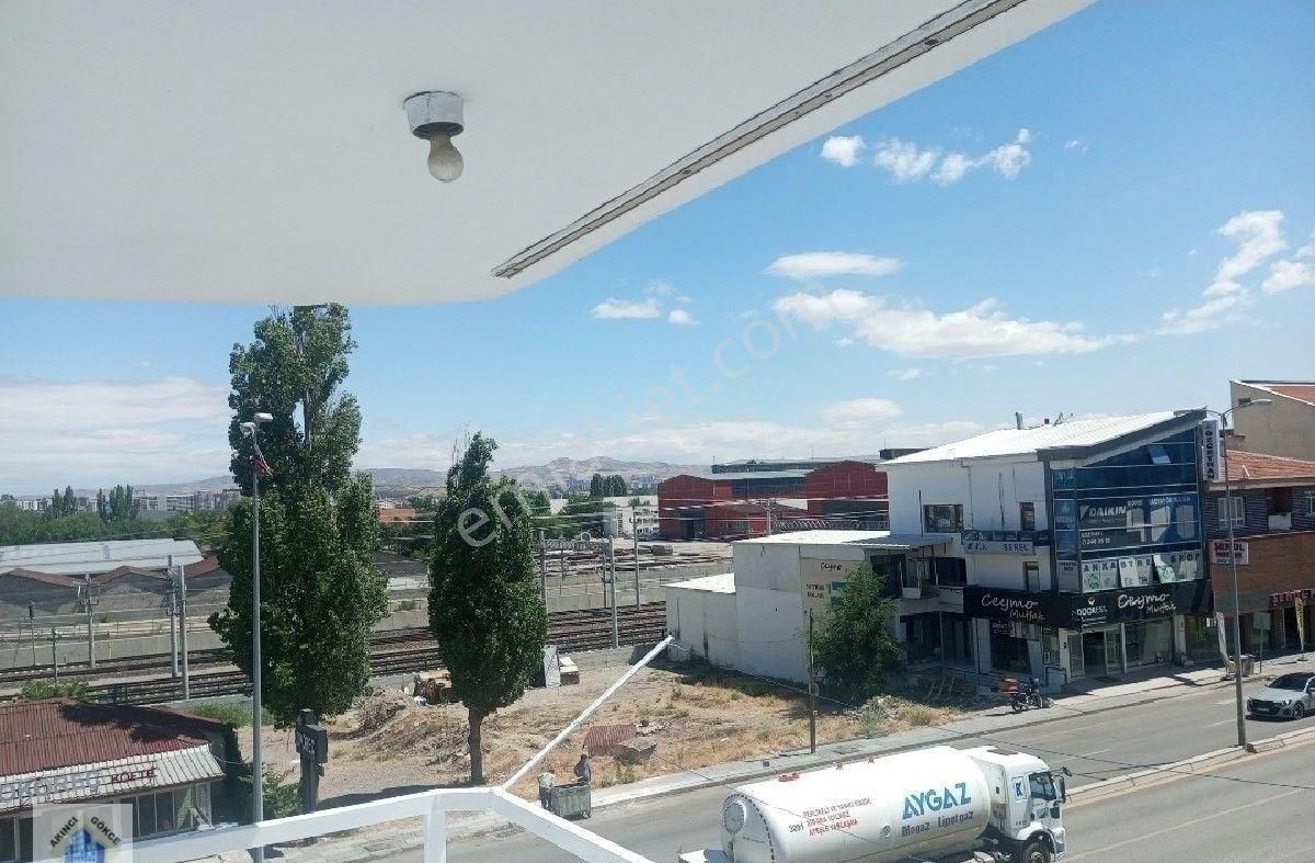 Etimesgut İstasyon Cadde Üzeri Ara Kat Balkonlu 3+1 Daire - Görsel 13