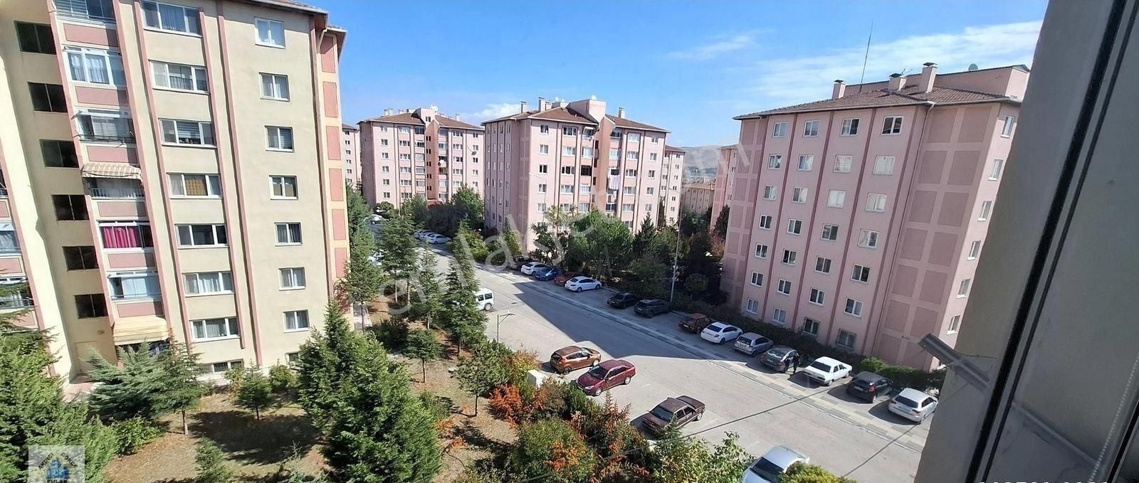 Yenikent İlksan Toki Konutların Da Ara Kat Yol Cepheli 3+1 Kiralık Daire