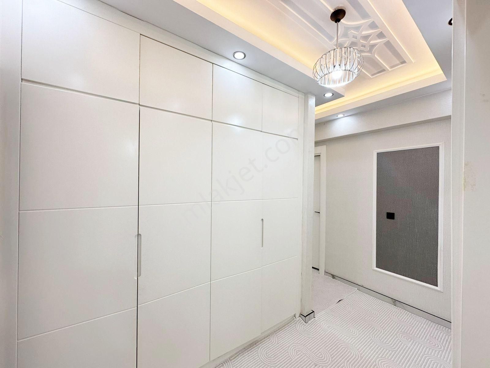 Belkız'da Cadde Üzeri Yemek Odalı Her Şeyi Yapılı Arakat 2.5+1 - Görsel 29