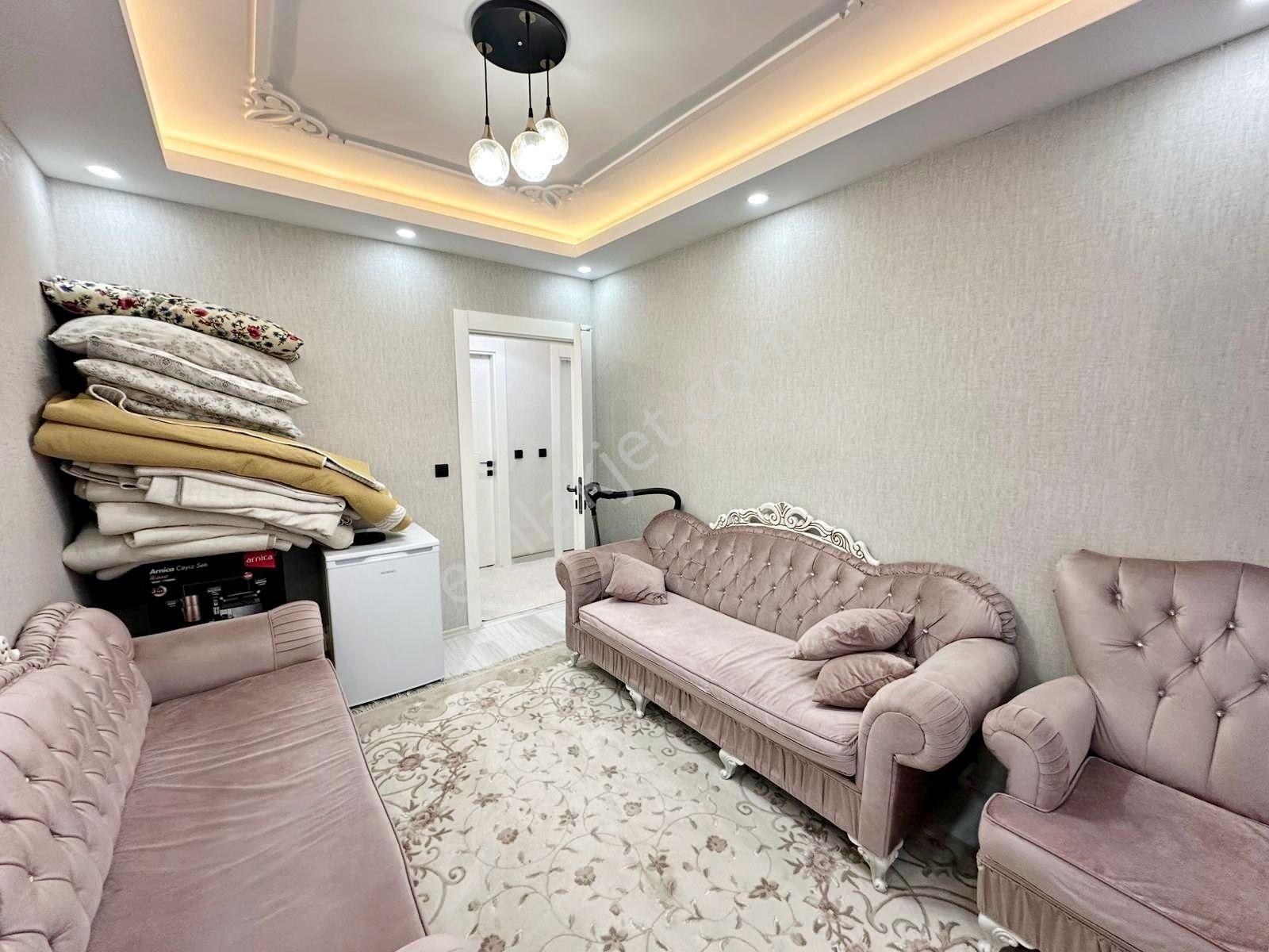 Belkız'da Cadde Üzeri Yemek Odalı Her Şeyi Yapılı Arakat 2.5+1 - Görsel 18