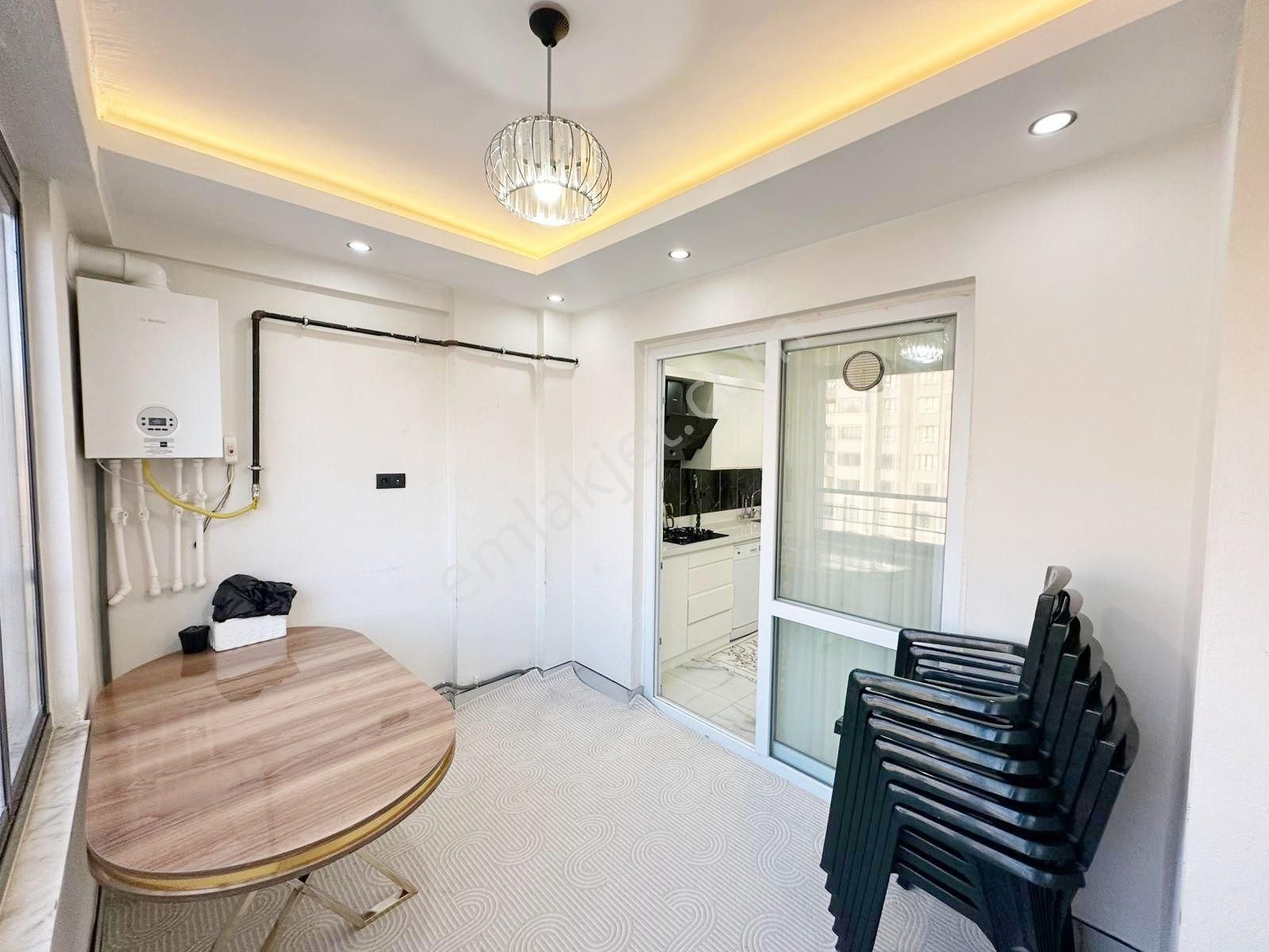 Belkız'da Cadde Üzeri Yemek Odalı Her Şeyi Yapılı Arakat 2.5+1 - Görsel 8