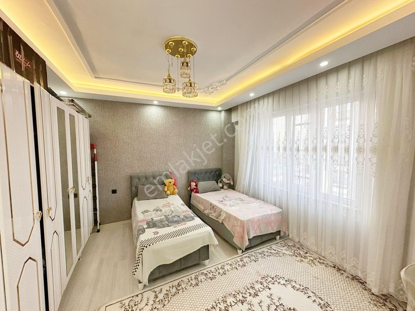 Belkız'da Cadde Üzeri Yemek Odalı Her Şeyi Yapılı Arakat 2.5+1 - Görsel 21