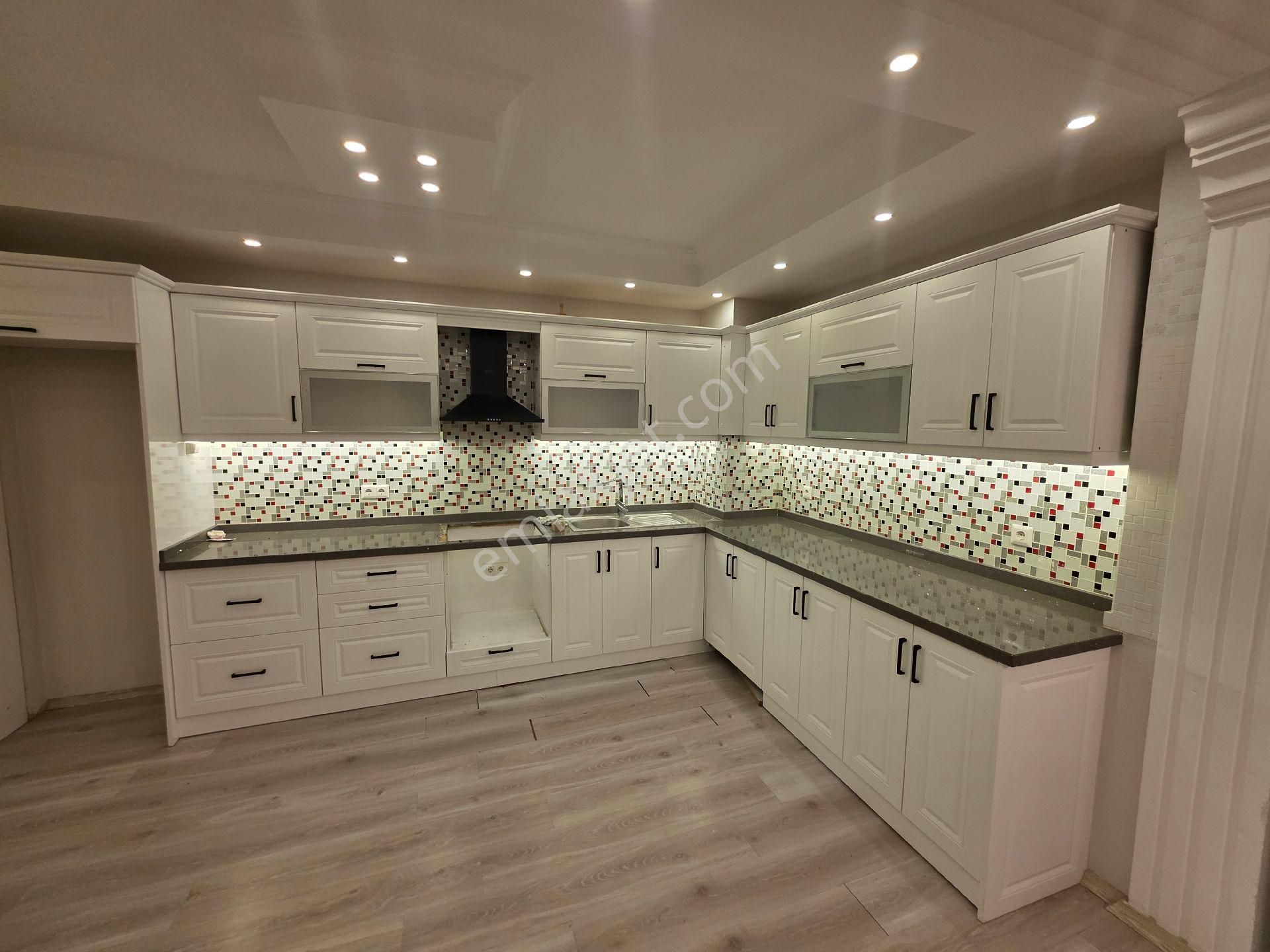 Mumcular Cadde Üzeri Kiralık - Görsel 4