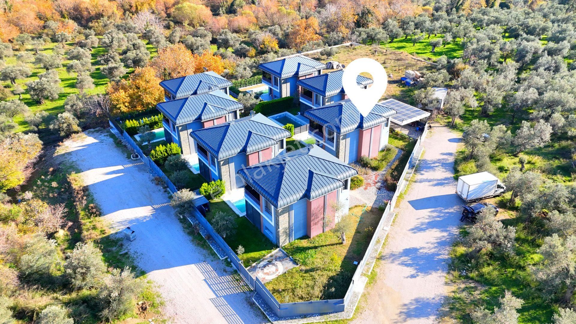 Vahdet'ten Gürede Cennetten Bir Köşe Havuzlu Lüks Tasarım Villa - Görsel 8