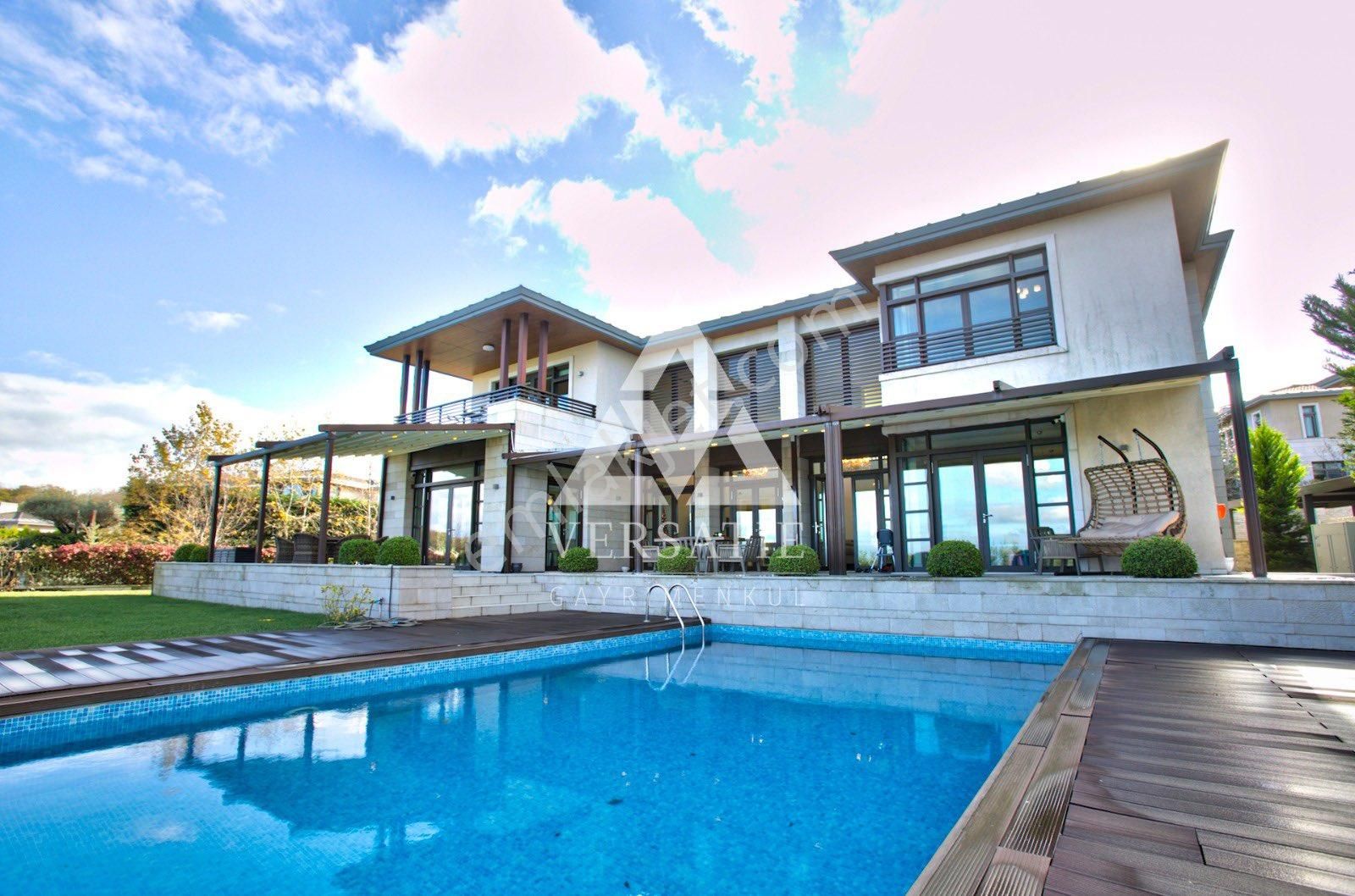 Zekeriyaköy Ormanada Şerefiyeli H700 Tip Deniz Manzaralı Asansörlü Satılık Villa Emsalsiz