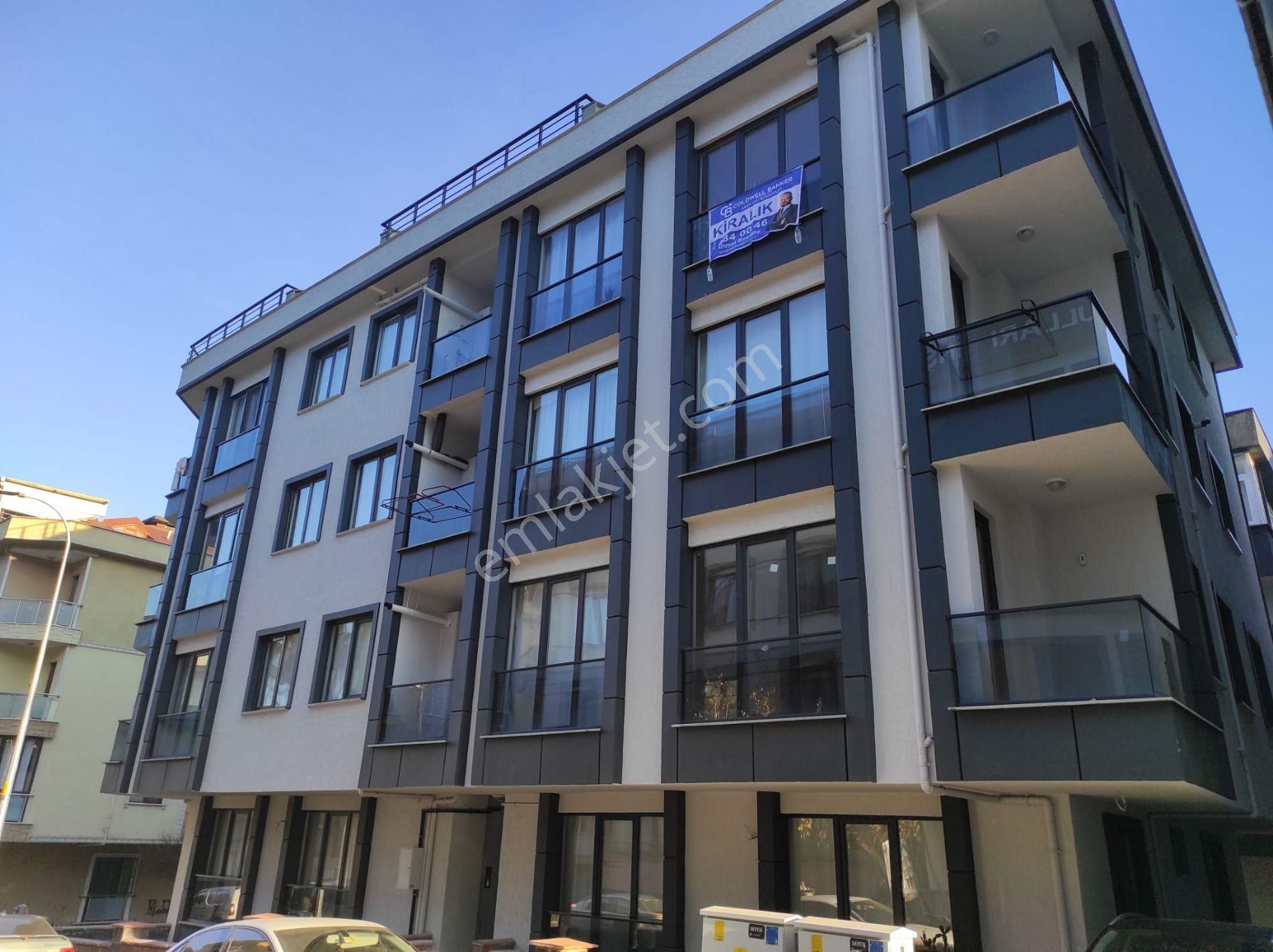 Demokrasi Caddesi Metroya Yakın Asansörlü 3+1 Üst Dubleks