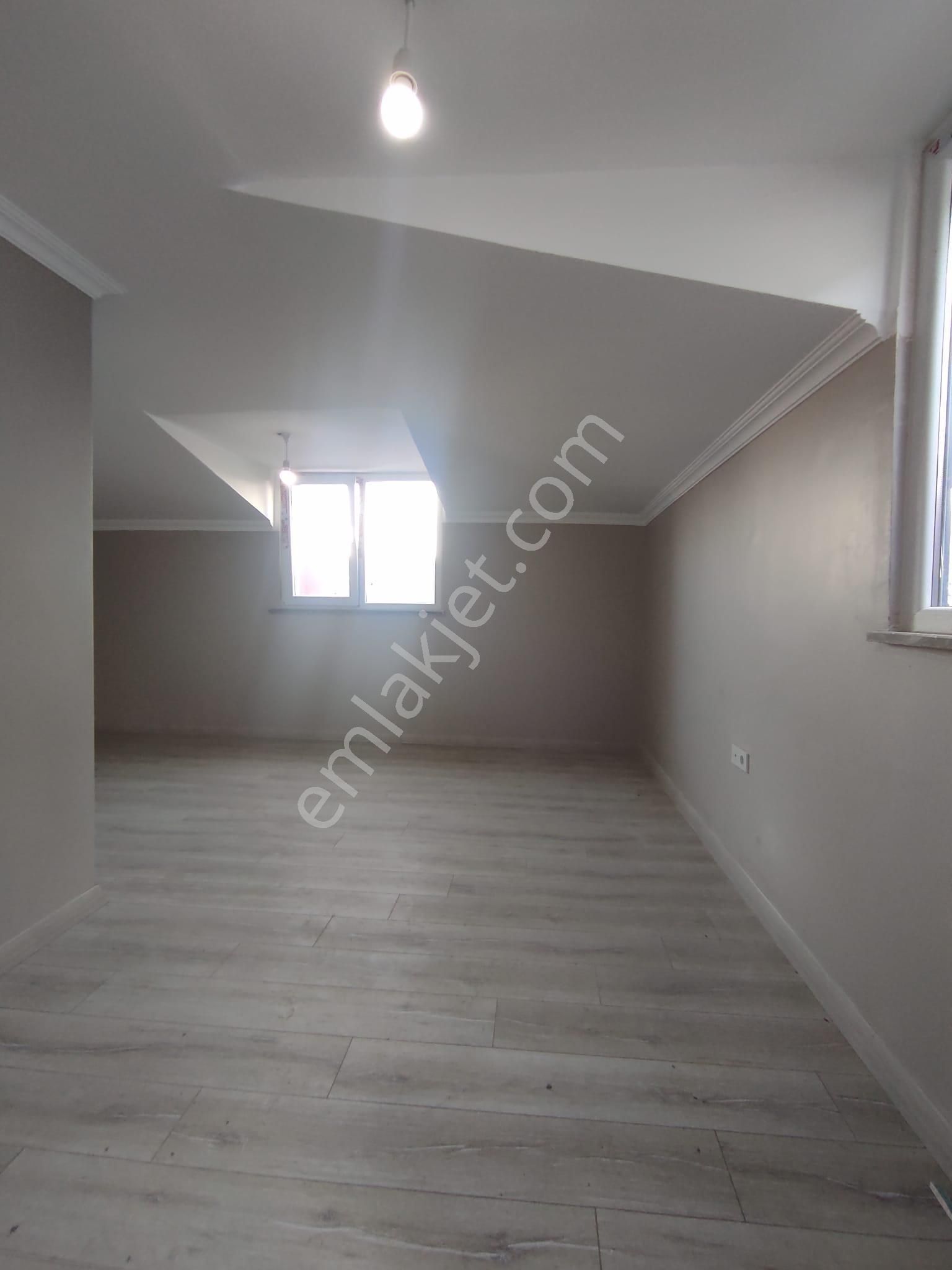 Demokrasi Caddesi Metroya Yakın Asansörlü 3+1 Üst Dubleks - Görsel 34