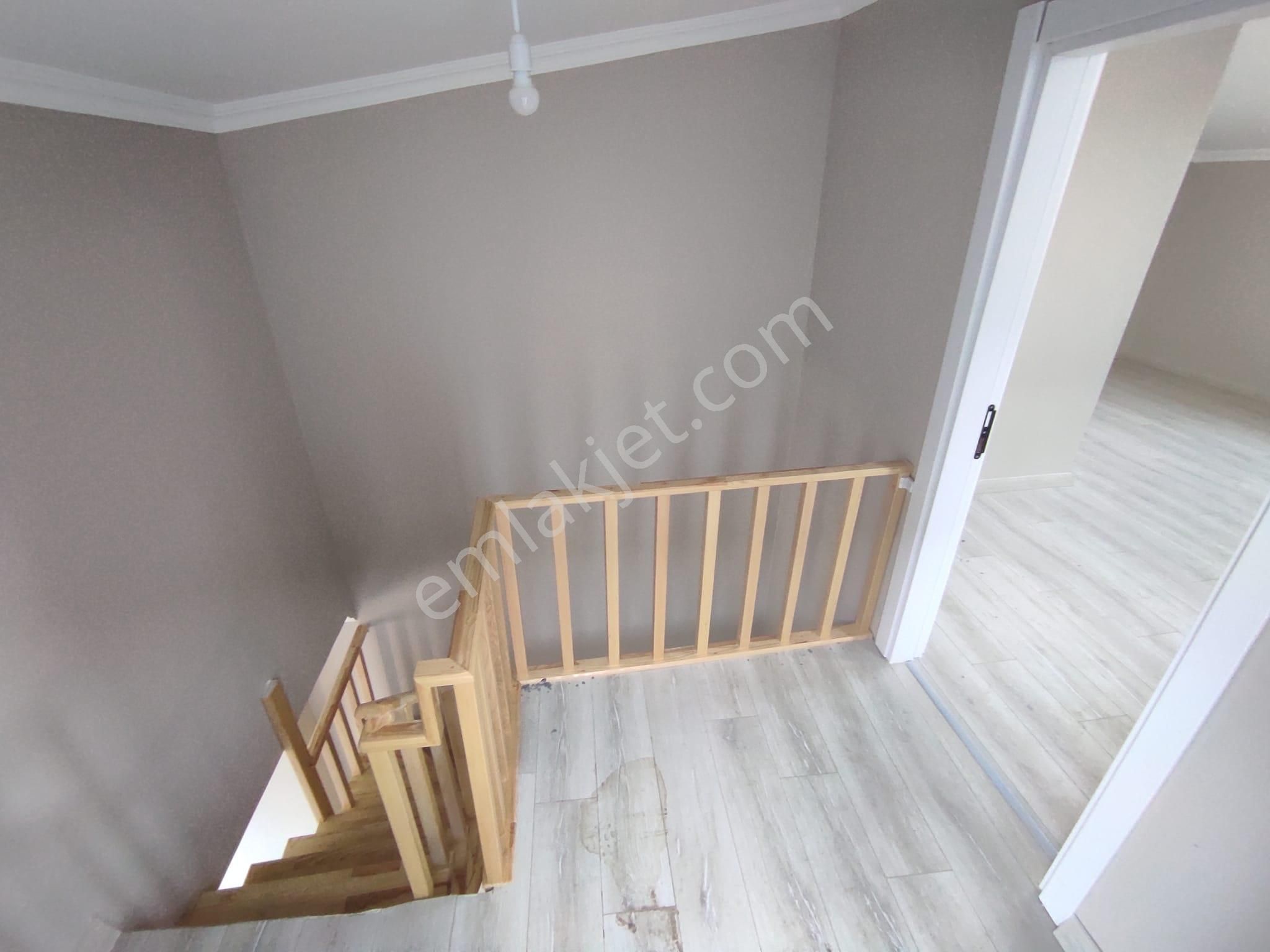 Demokrasi Caddesi Metroya Yakın Asansörlü 3+1 Üst Dubleks - Görsel 30