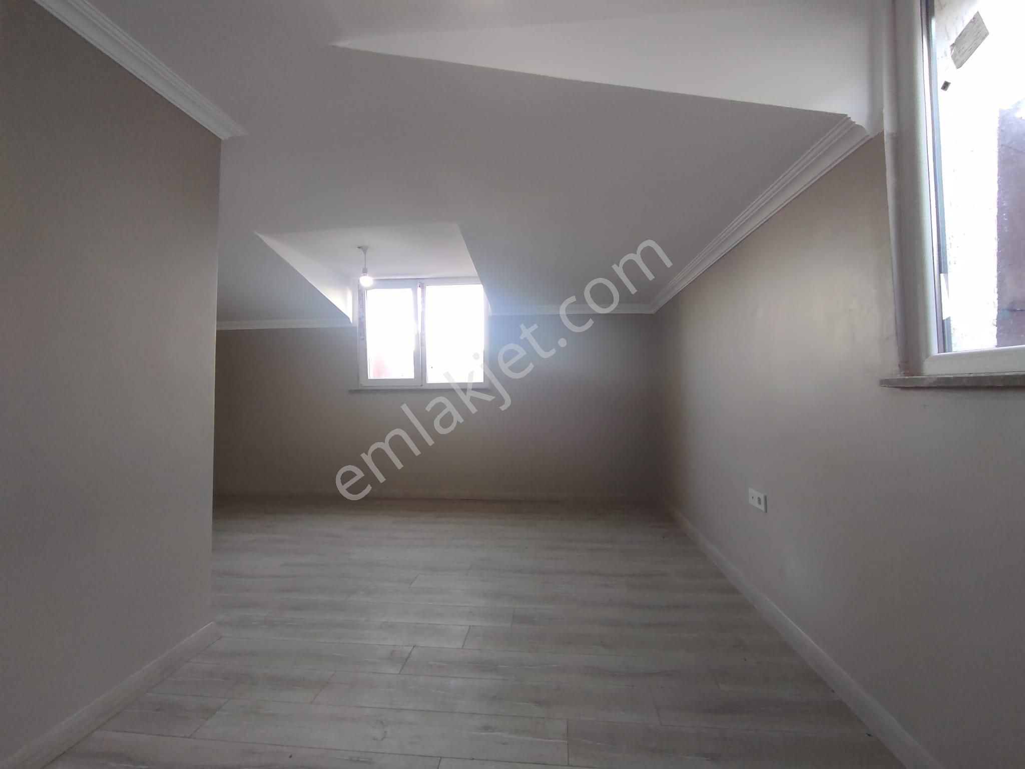 Demokrasi Caddesi Metroya Yakın Asansörlü 3+1 Üst Dubleks - Görsel 33