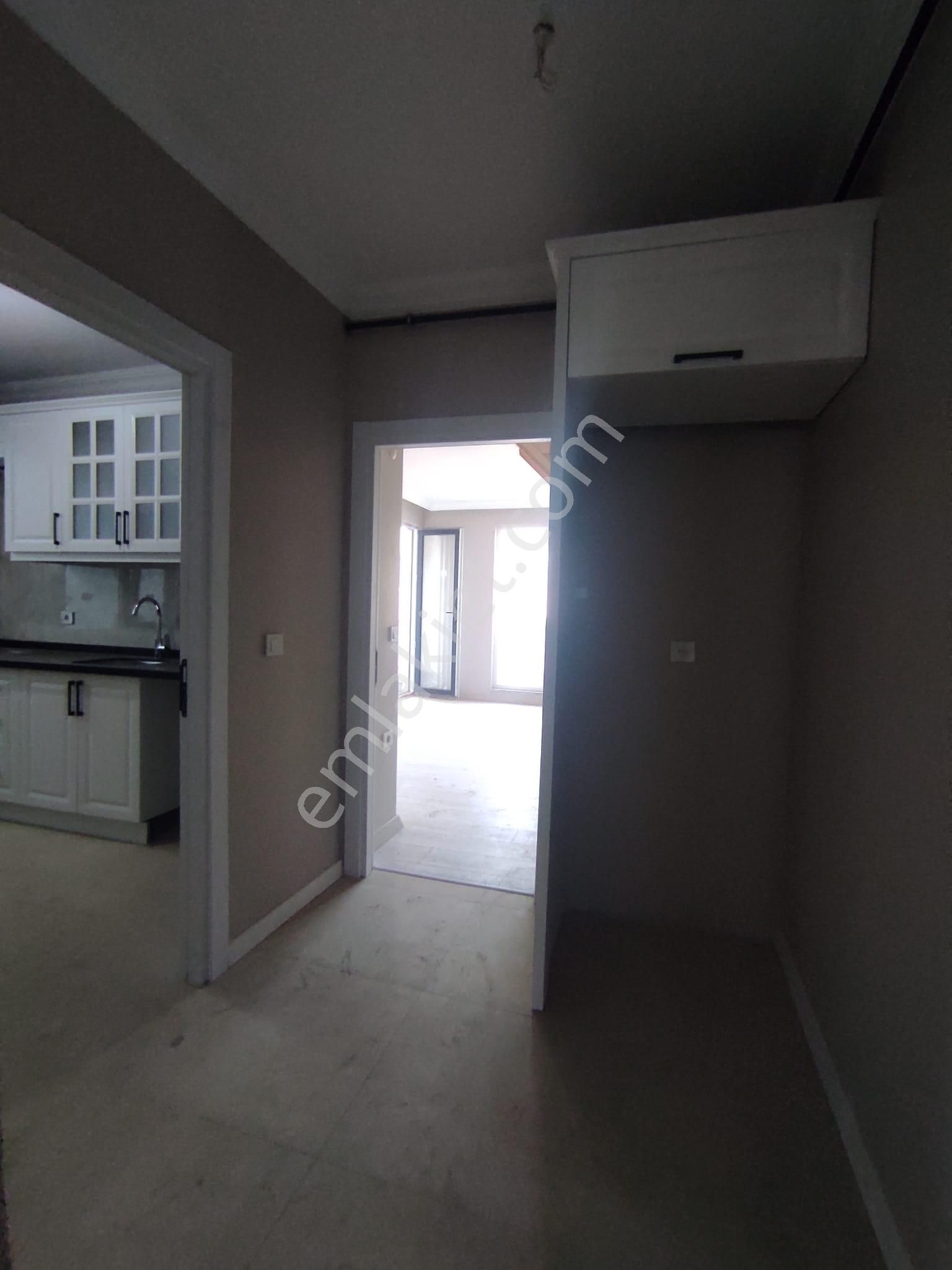 Demokrasi Caddesi Metroya Yakın Asansörlü 3+1 Üst Dubleks - Görsel 15