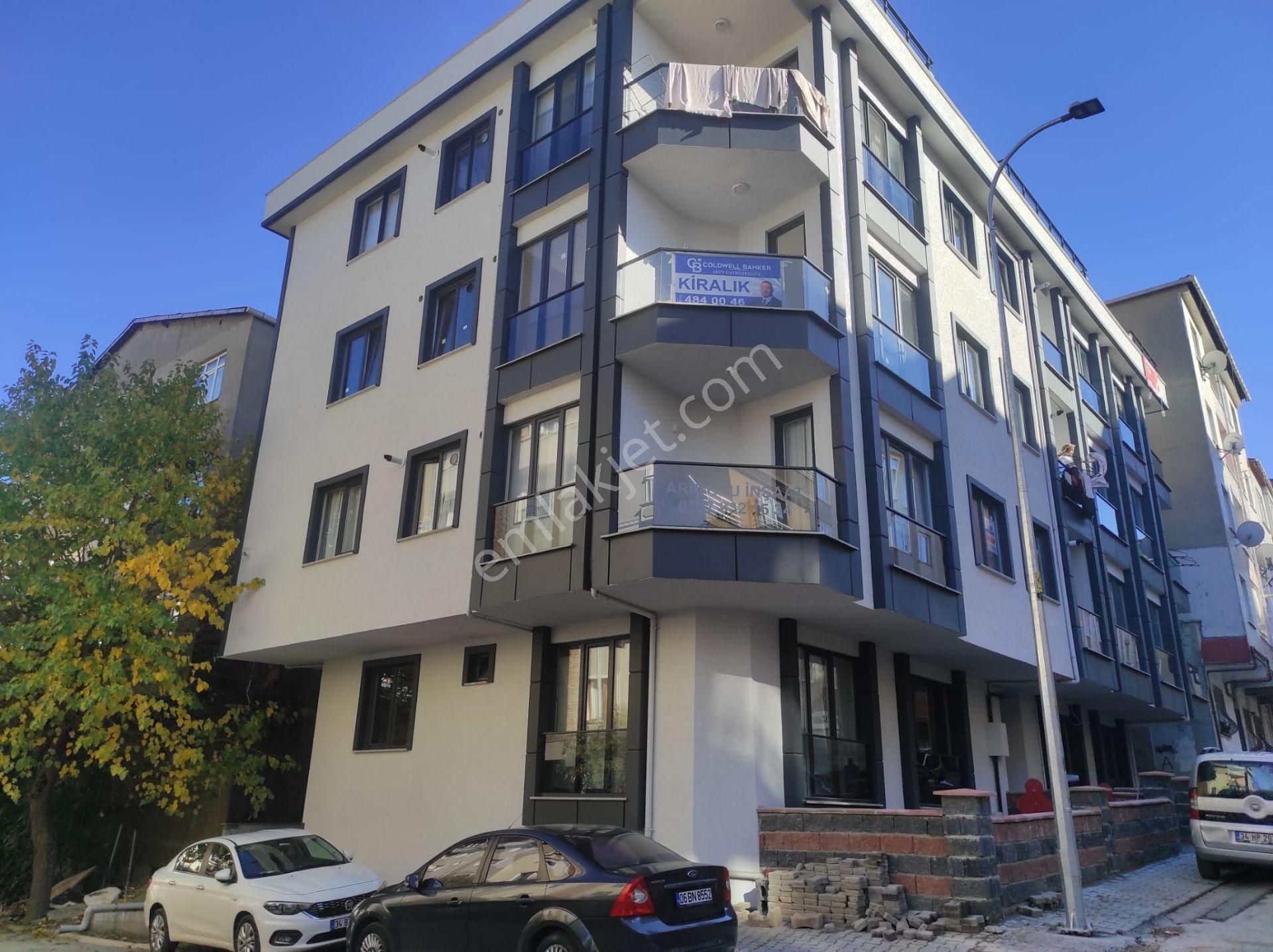 Demokrasi Caddesi Metroya Yakın Asansörlü 3+1 Üst Dubleks - Görsel 2