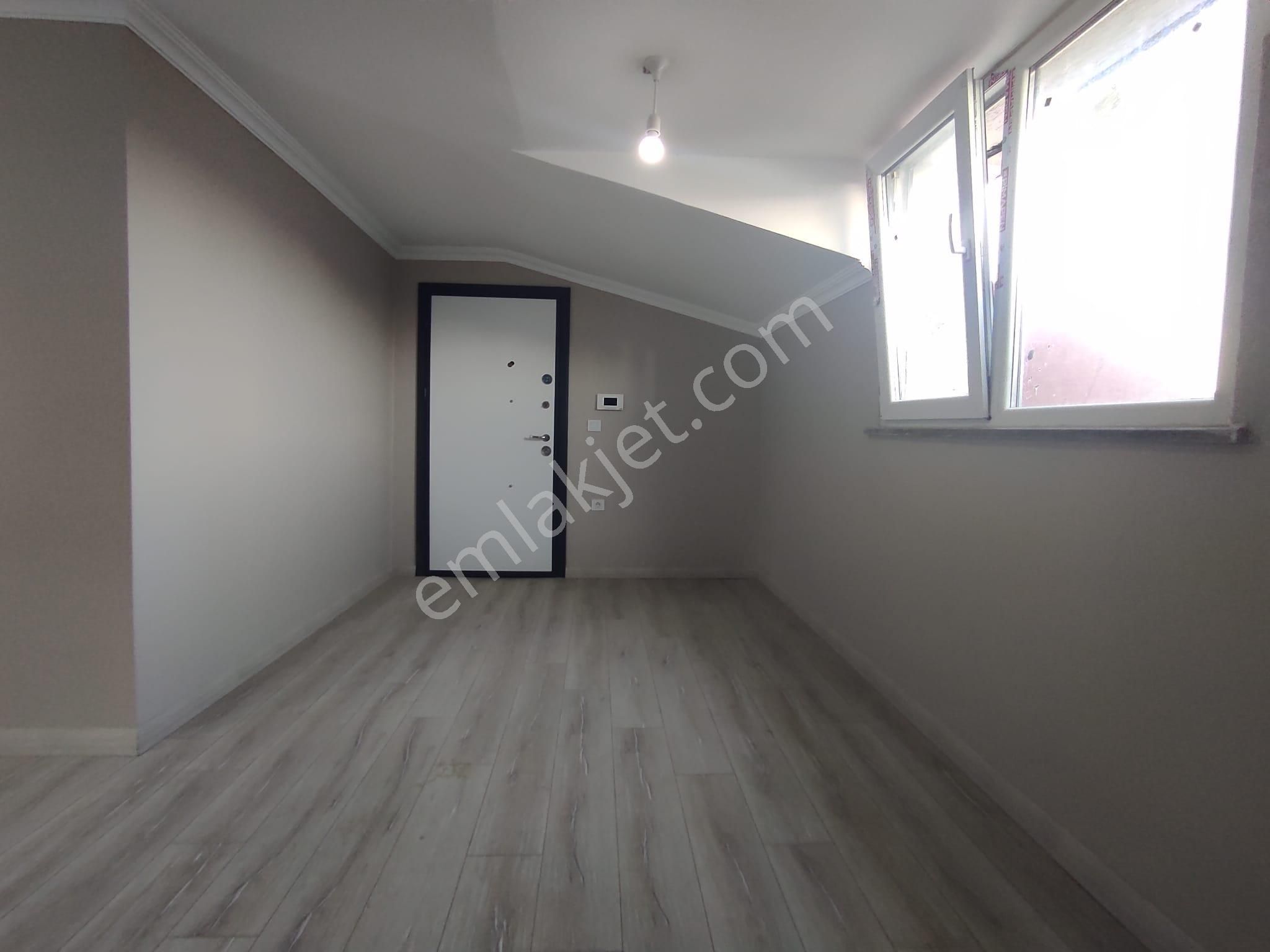 Demokrasi Caddesi Metroya Yakın Asansörlü 3+1 Üst Dubleks - Görsel 32