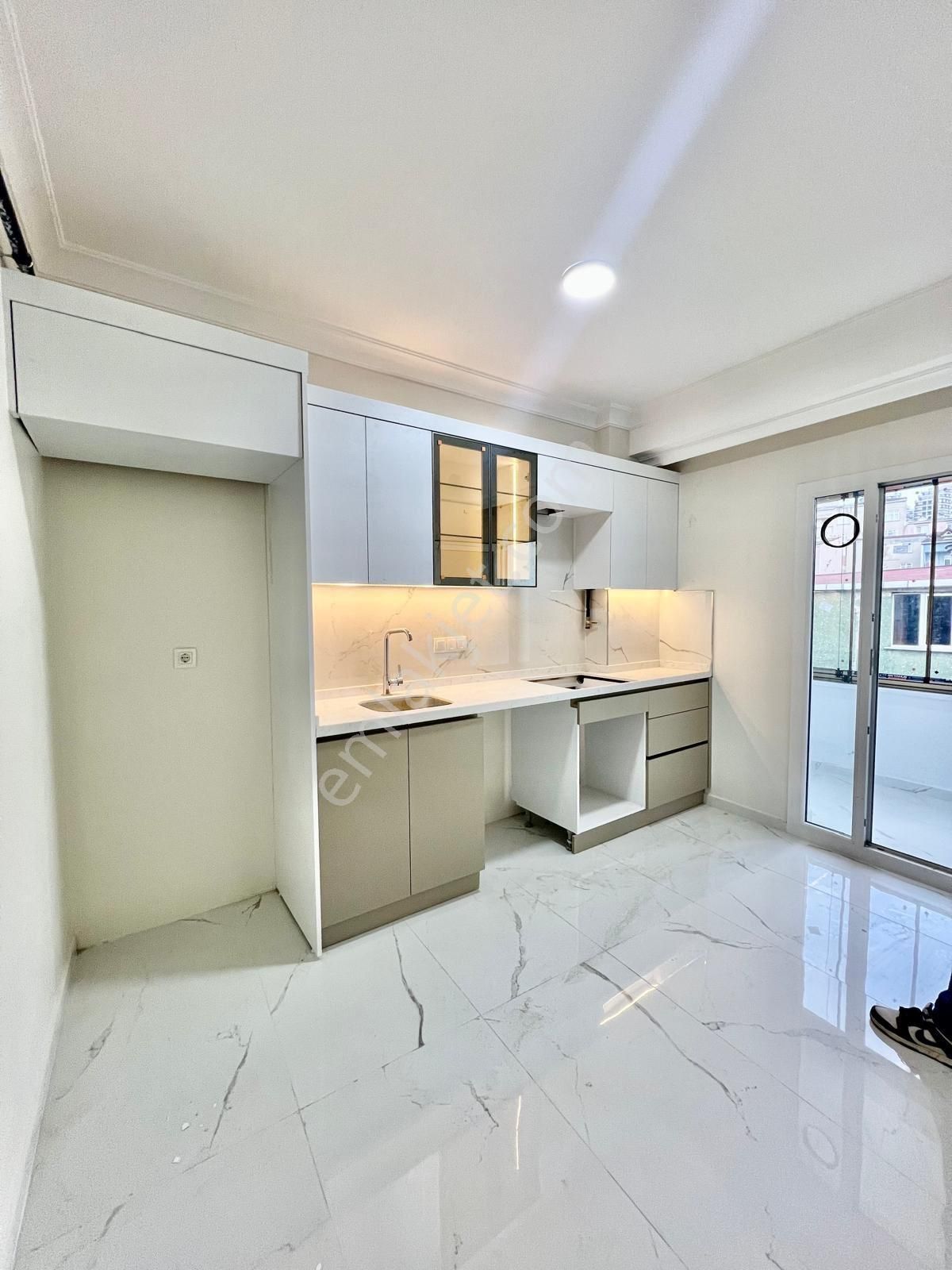 İmren Gayrimenkulden Söğütlüçeşme Mh.'sinde Satılık Lüks Yapım 4+2 235 M2 Sıfır Dubleks - Görsel 4