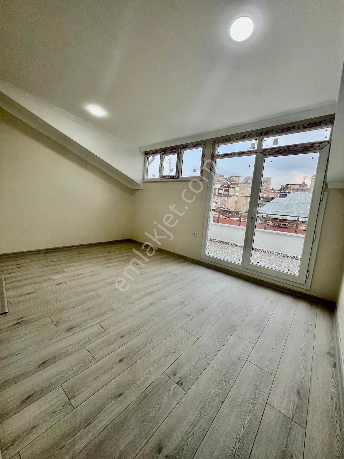 İmren Gayrimenkulden Söğütlüçeşme Mh.'sinde Satılık Lüks Yapım 4+2 235 M2 Sıfır Dubleks - Görsel 24