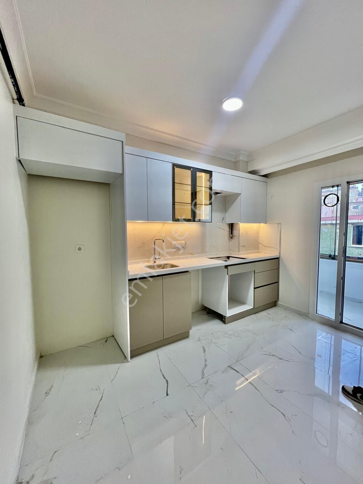 İmren Gayrimenkulden Söğütlüçeşme Mh.'sinde Satılık Lüks Yapım 4+2 235 M2 Sıfır Dubleks - Görsel 5