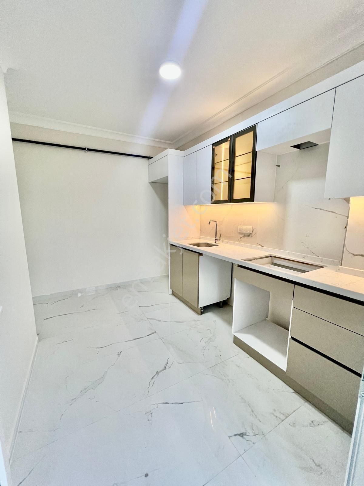 İmren Gayrimenkulden Söğütlüçeşme Mh.'sinde Satılık Lüks Yapım 4+2 235 M2 Sıfır Dubleks - Görsel 6