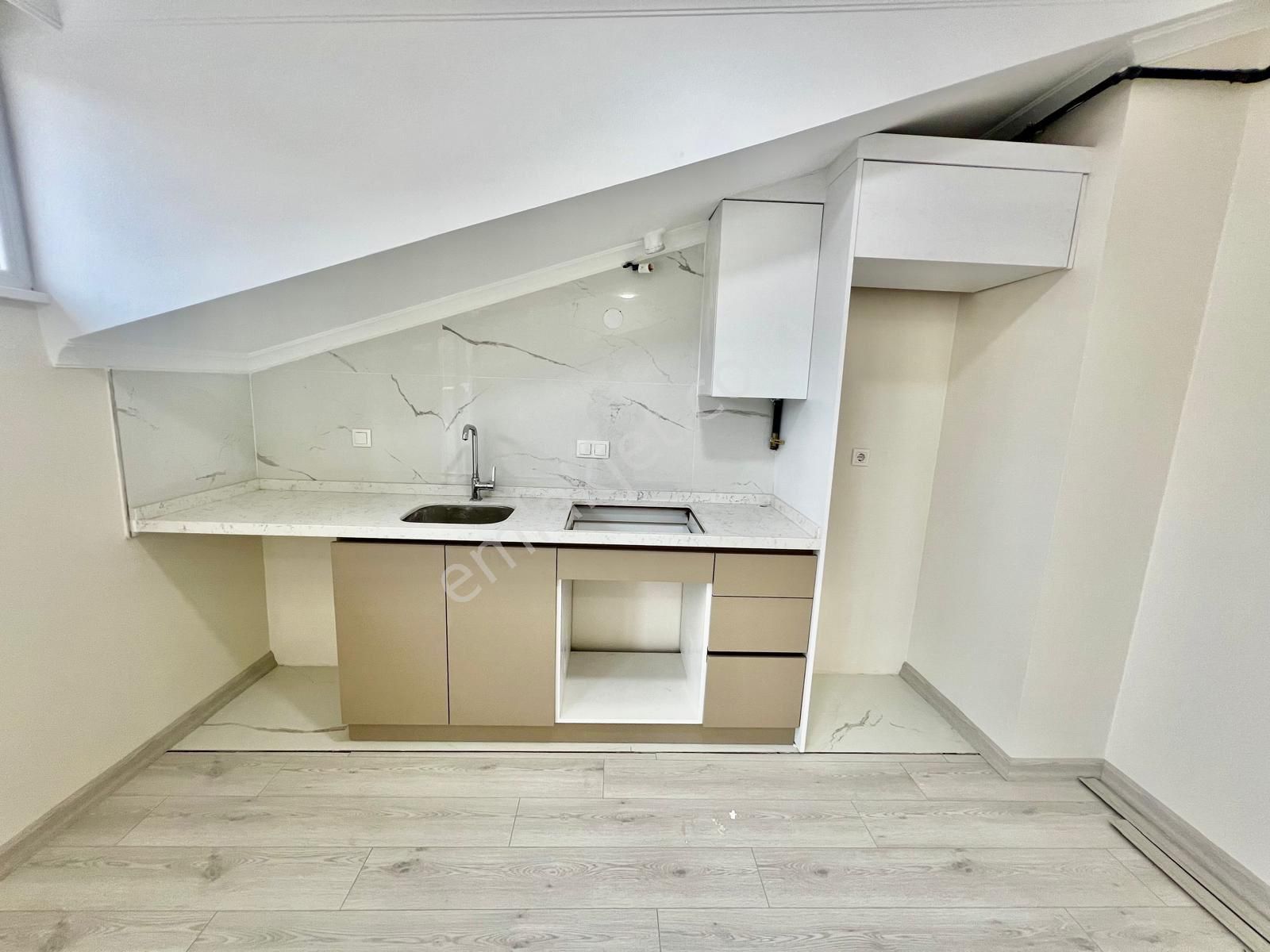 İmren Gayrimenkulden Söğütlüçeşme Mh.'sinde Satılık Lüks Yapım 4+2 235 M2 Sıfır Dubleks - Görsel 25