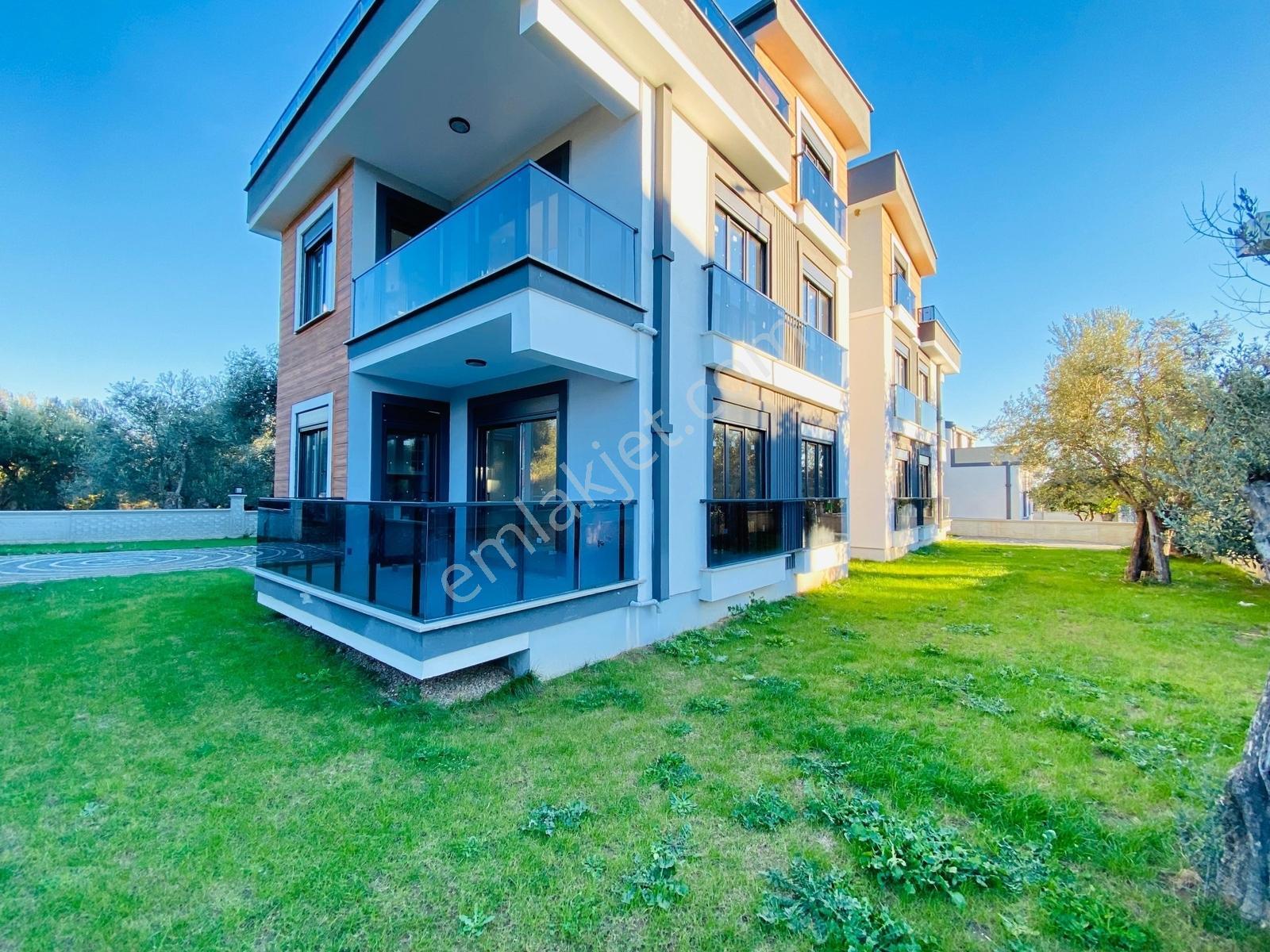 Kerim'den Altınoluk Satılık Denize 5dk Sıfır Bahçeli Villa - Görsel 12