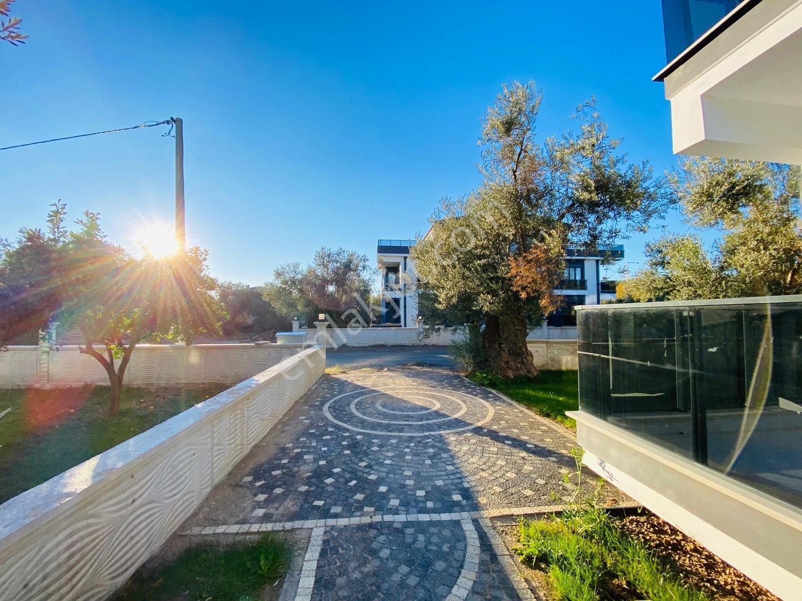 Kerim'den Altınoluk Satılık Denize 5dk Sıfır Bahçeli Villa - Görsel 27