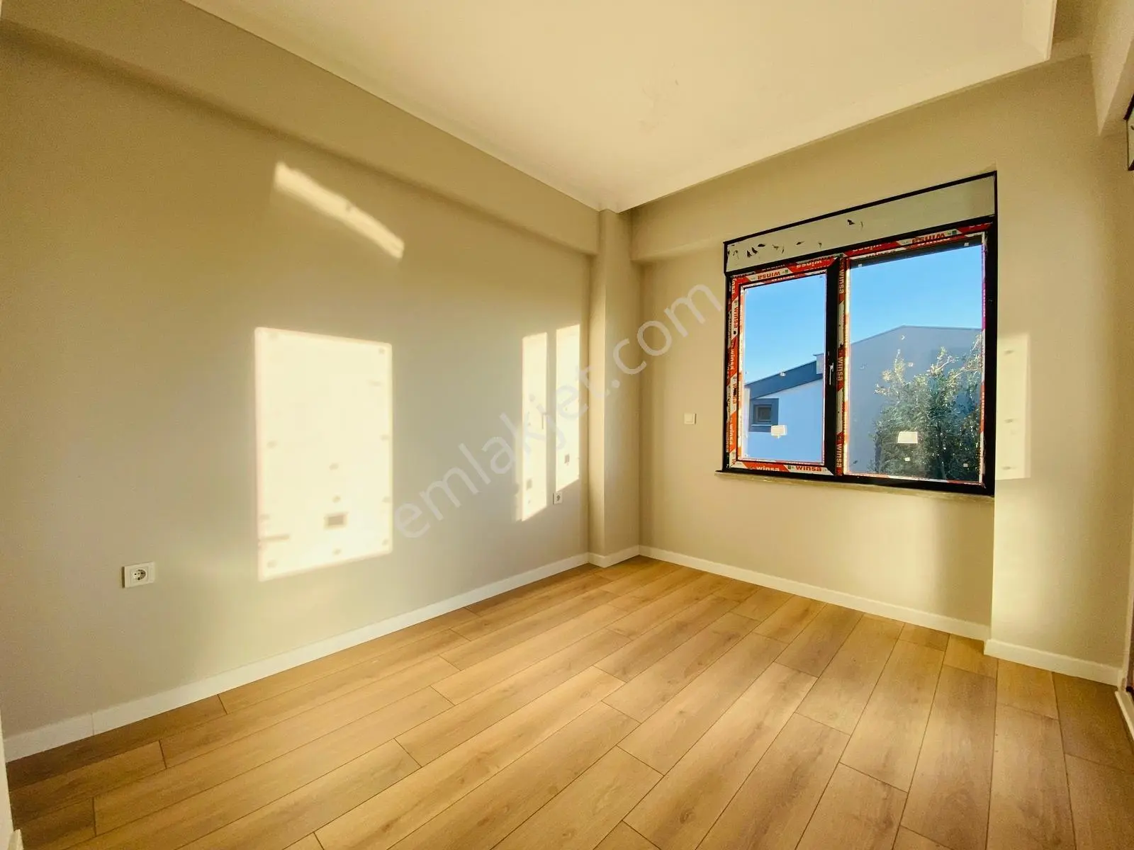 Kerim'den Altınoluk Satılık Denize 5dk Sıfır Bahçeli Villa - Görsel 2
