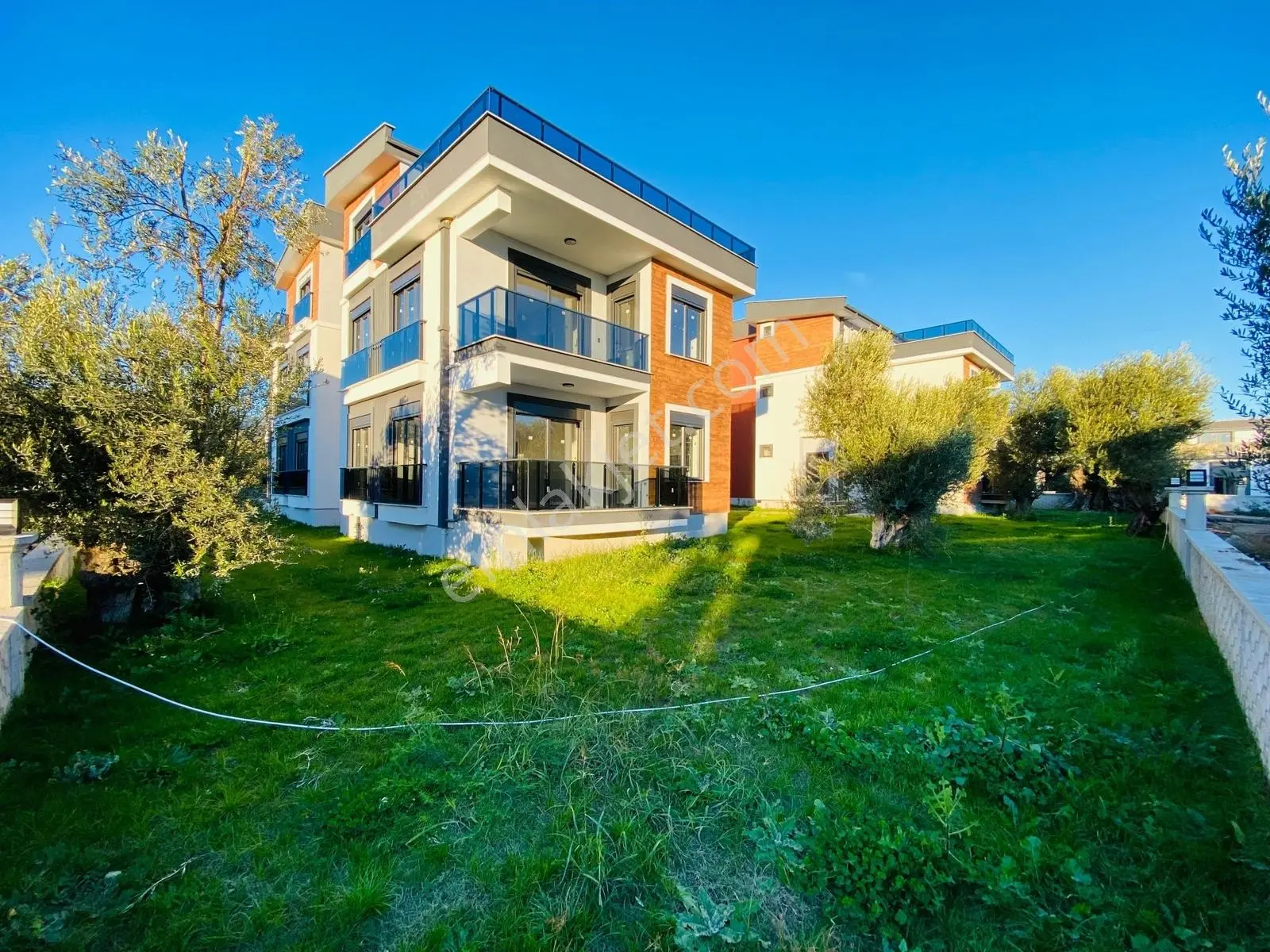 Kerim'den Altınoluk Satılık Denize 5dk Sıfır Bahçeli Villa - Görsel 33