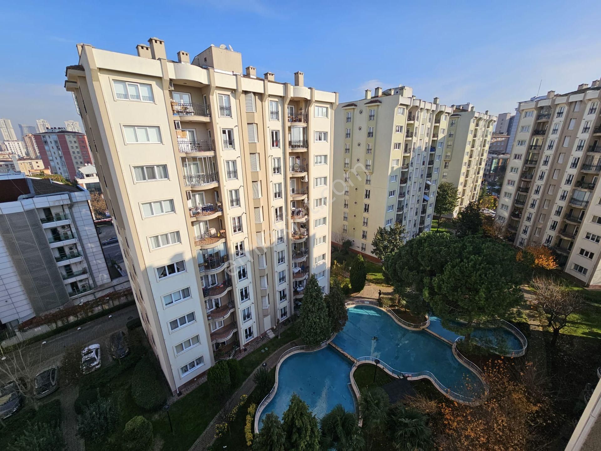 Ataşehir İçerenköy Kiptaş Evleri'nde 3+1 Balkonlu 145m2 Kiralık Boş Daire - Görsel 20