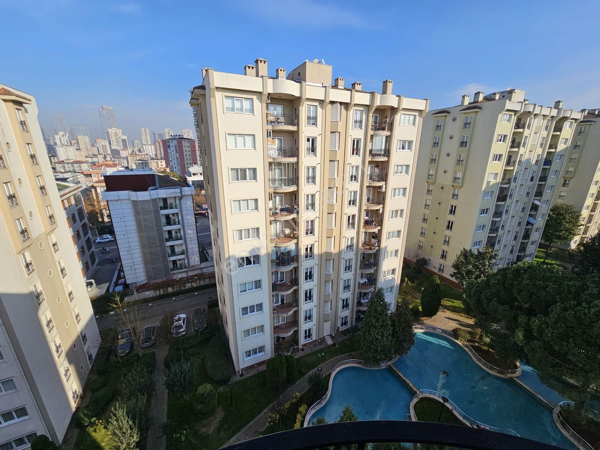 Ataşehir İçerenköy Kiptaş Evleri'nde 3+1 Balkonlu 145m2 Kiralık Boş Daire - Görsel 18