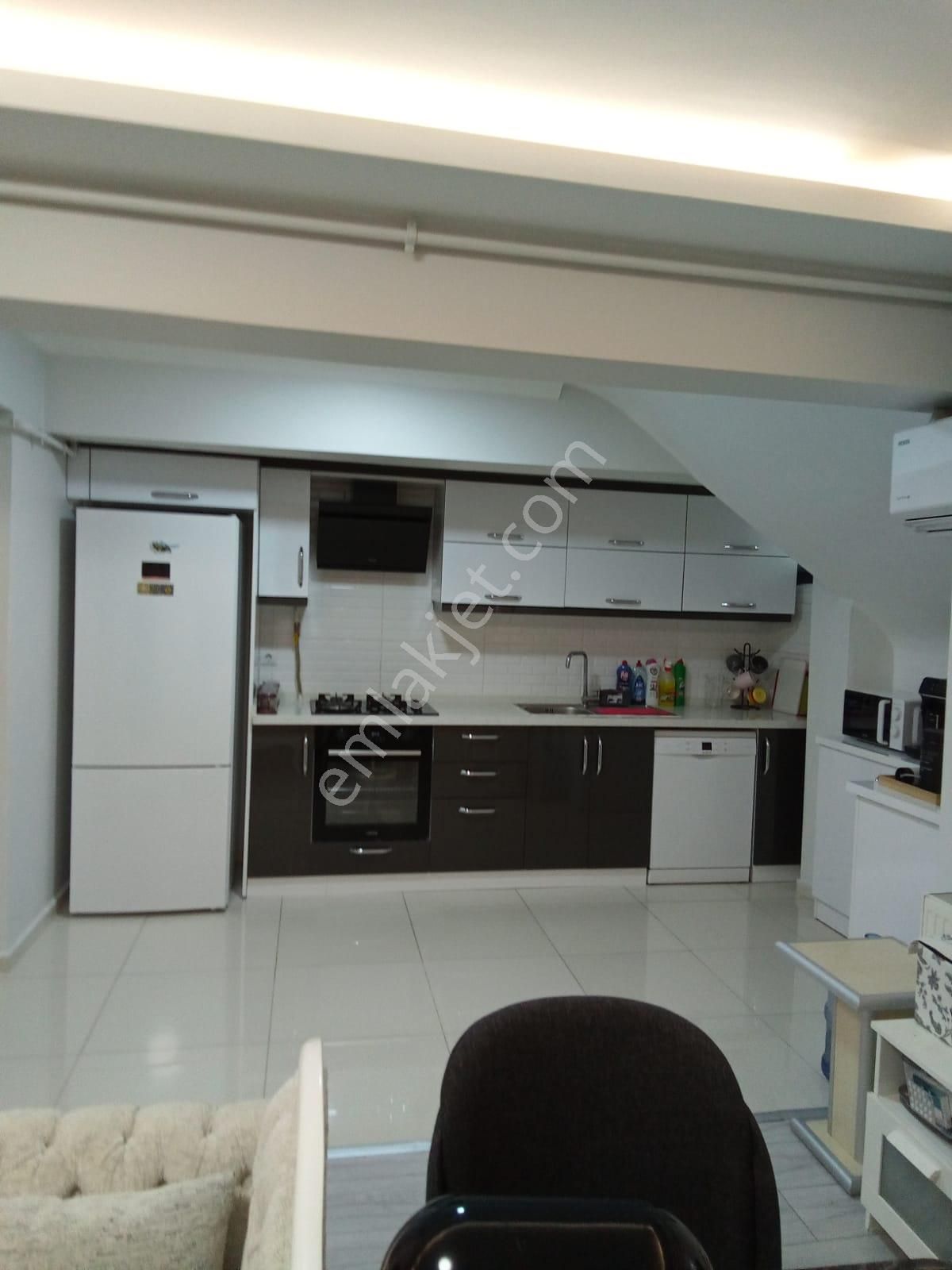 Satılık 2+1 Üçyolda Metro Yakını Bahçeli Daire - Görsel 4