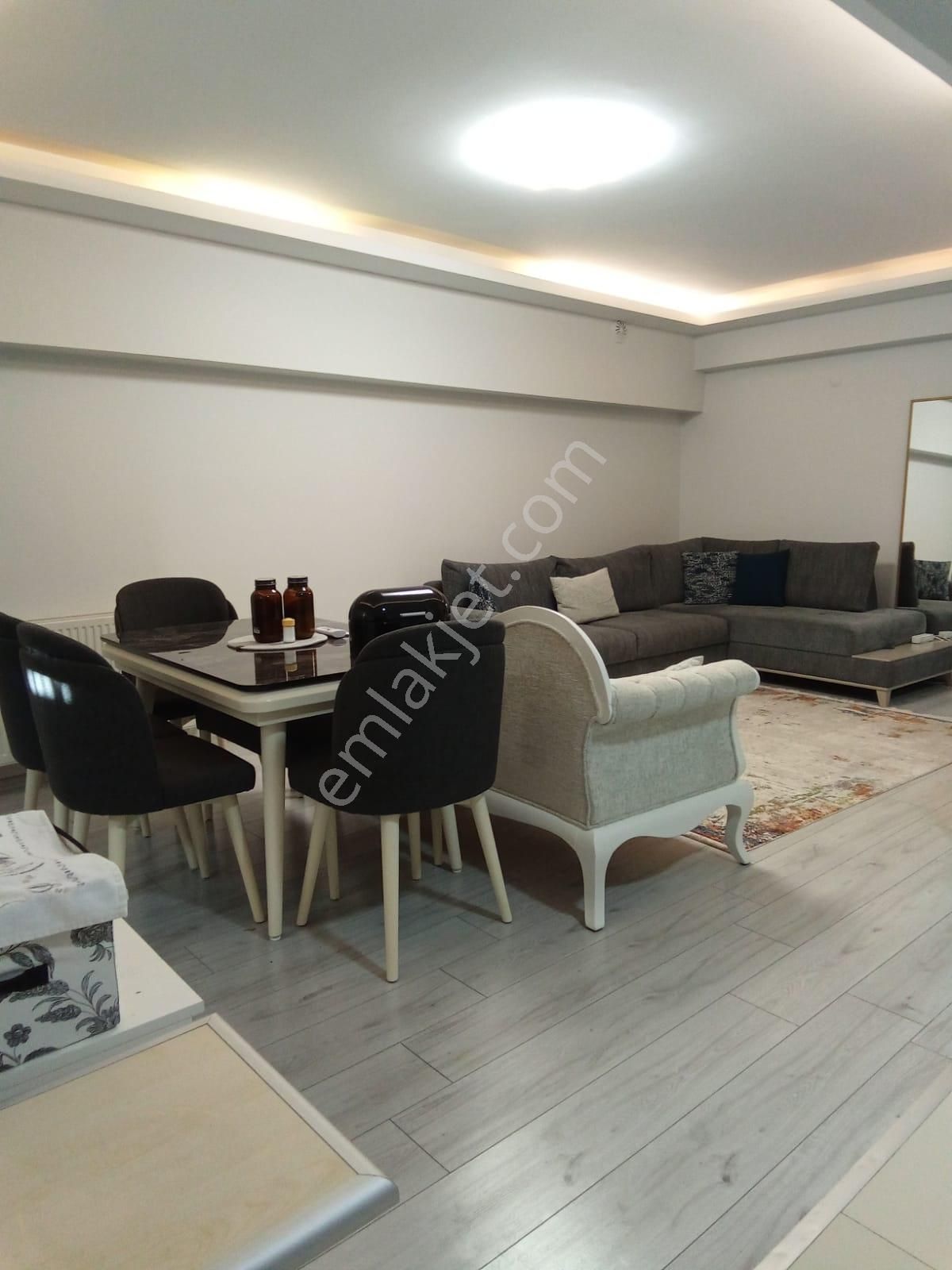 Satılık 2+1 Üçyolda Metro Yakını Bahçeli Daire - Görsel 3