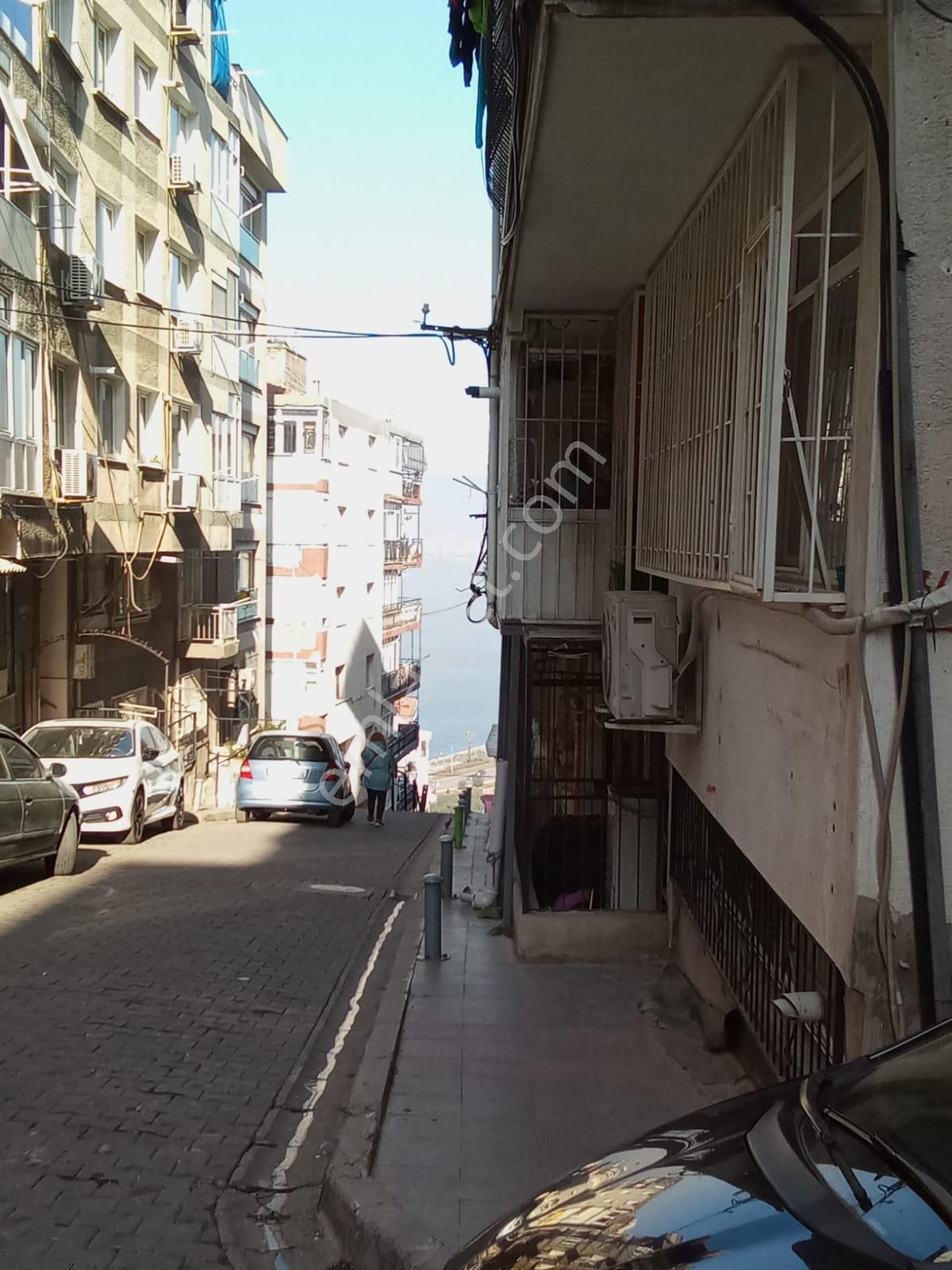 Satılık 2+1 Üçyolda Metro Yakını Bahçeli Daire - Görsel 24