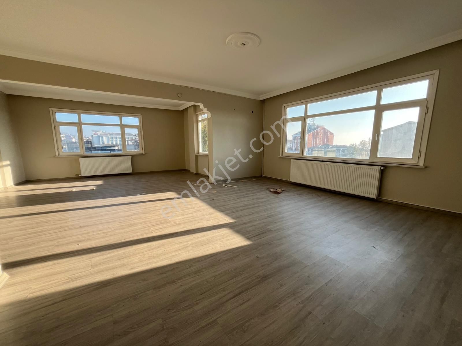 Büyükçekmece Kumburgaz Da Kiralık 2+1 Daire 150 M2