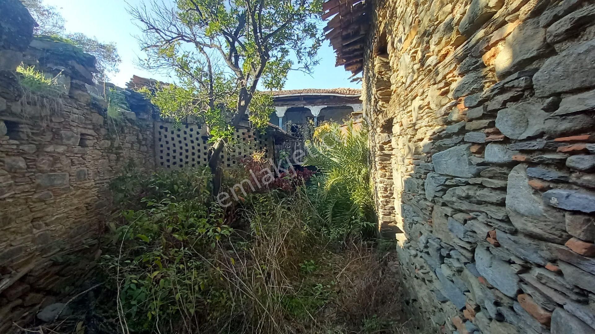 500 M2 Yatırımlık Arsa ...tire Çarşı Merkezinde ,adliye Arkasında - Görsel 4